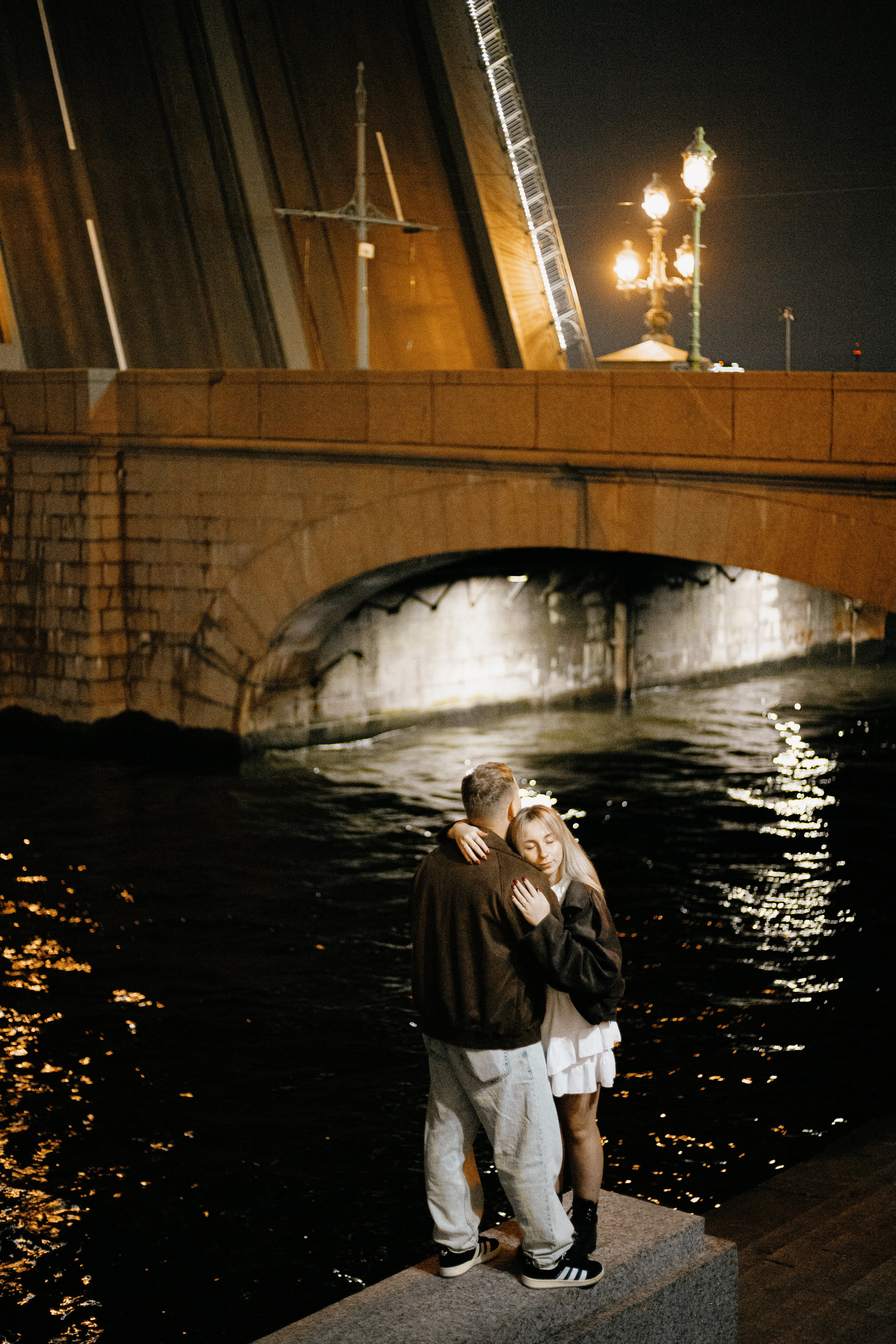 Тёмная ночь, мосты, любовь🤍. Петербургский фотограф — Рия