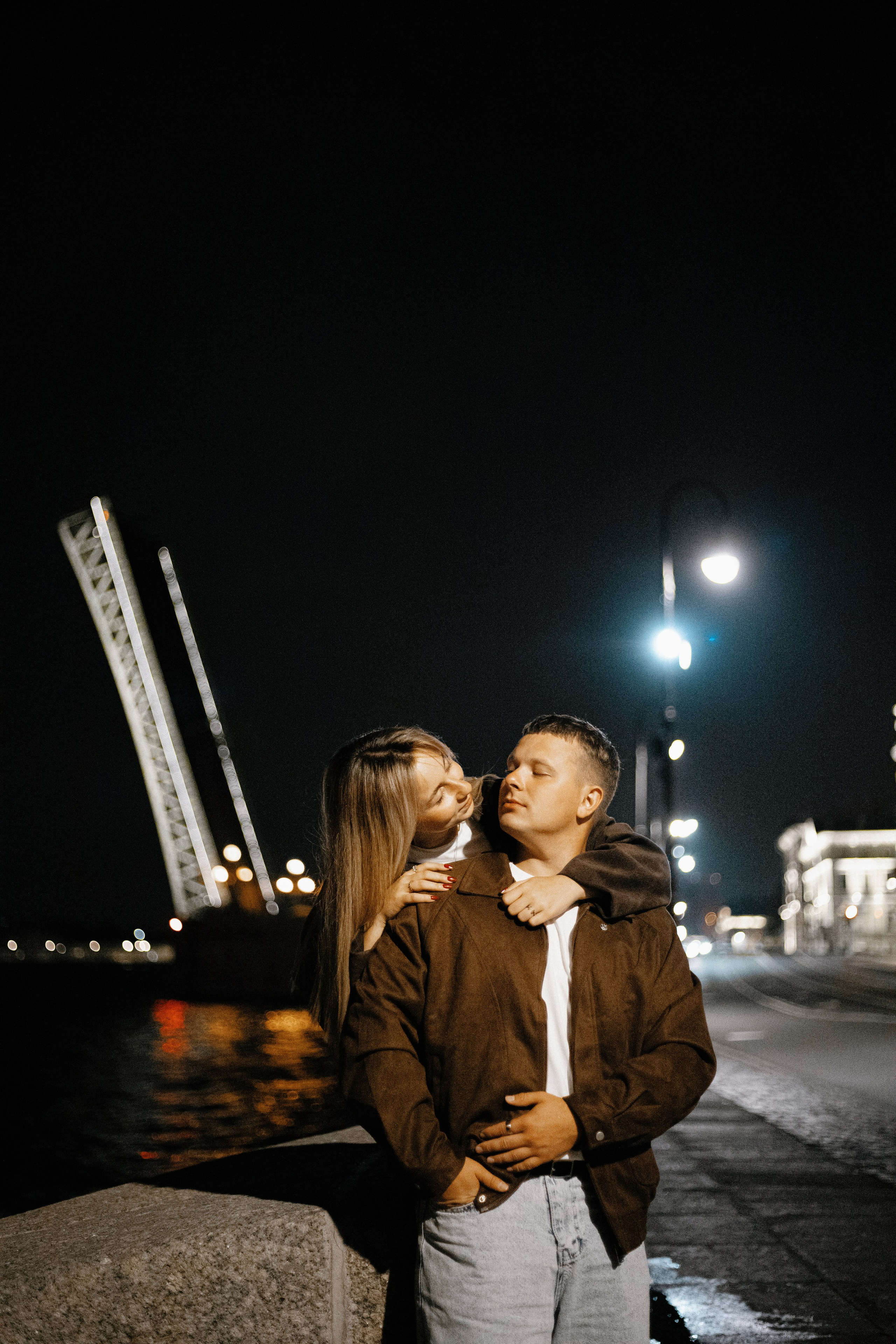 Тёмная ночь, мосты, любовь🤍. Петербургский фотограф — Рия