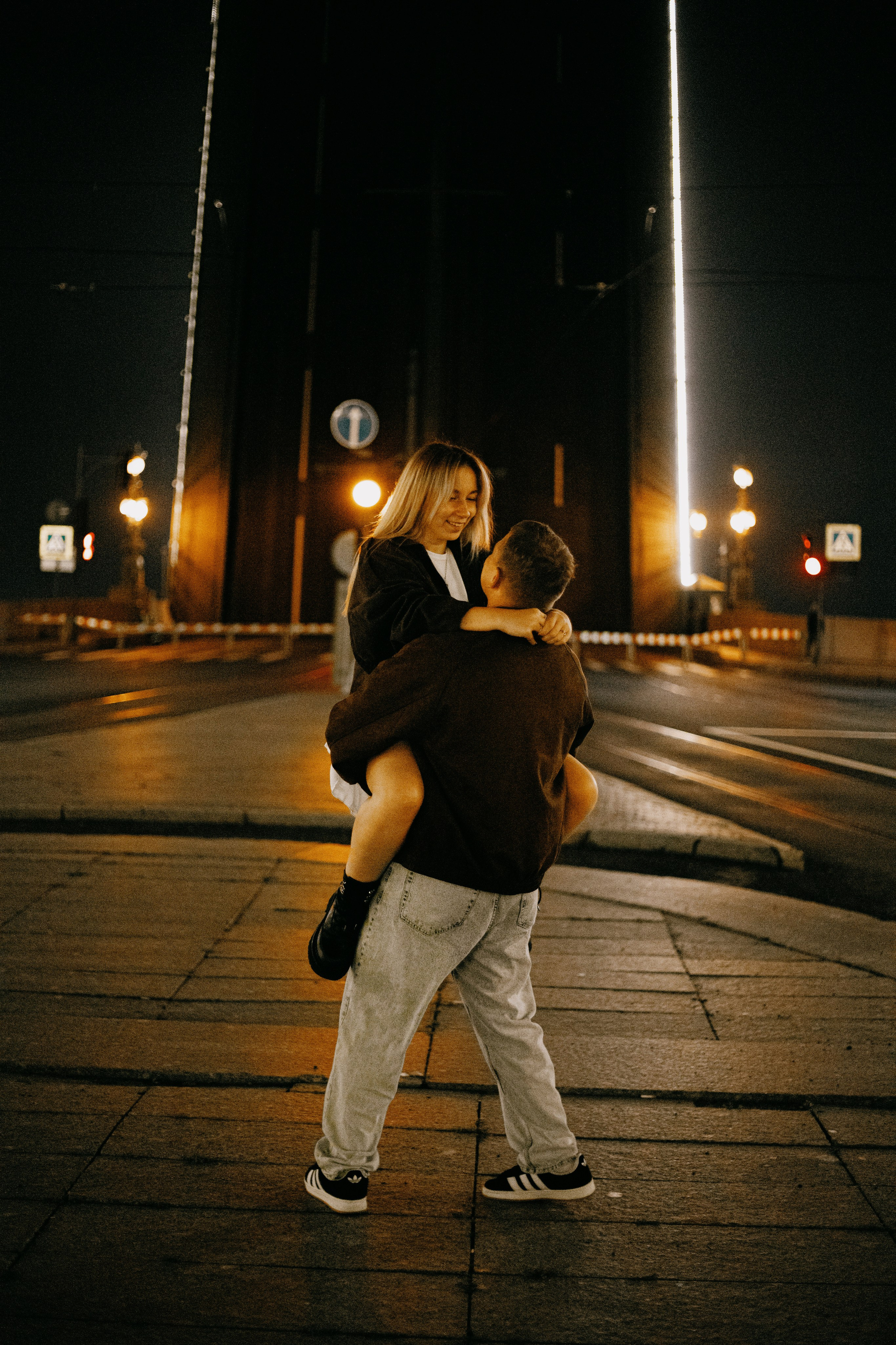 Тёмная ночь, мосты, любовь🤍. Петербургский фотограф — Рия