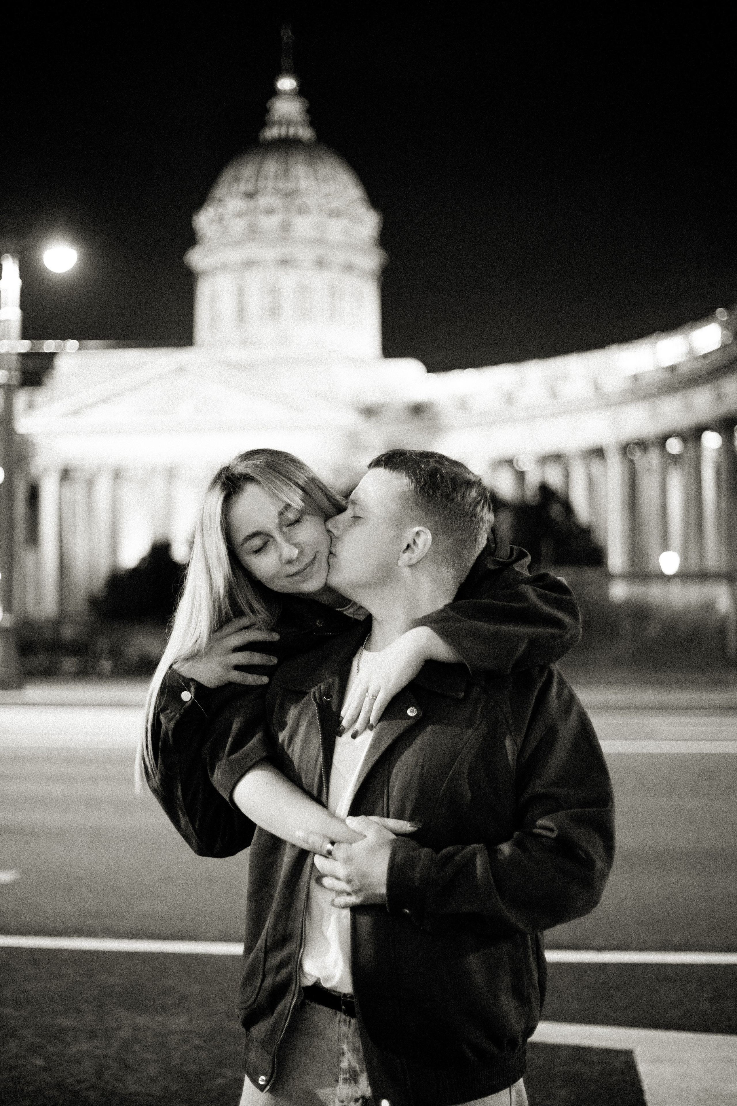Тёмная ночь, мосты, любовь🤍. Петербургский фотограф — Рия