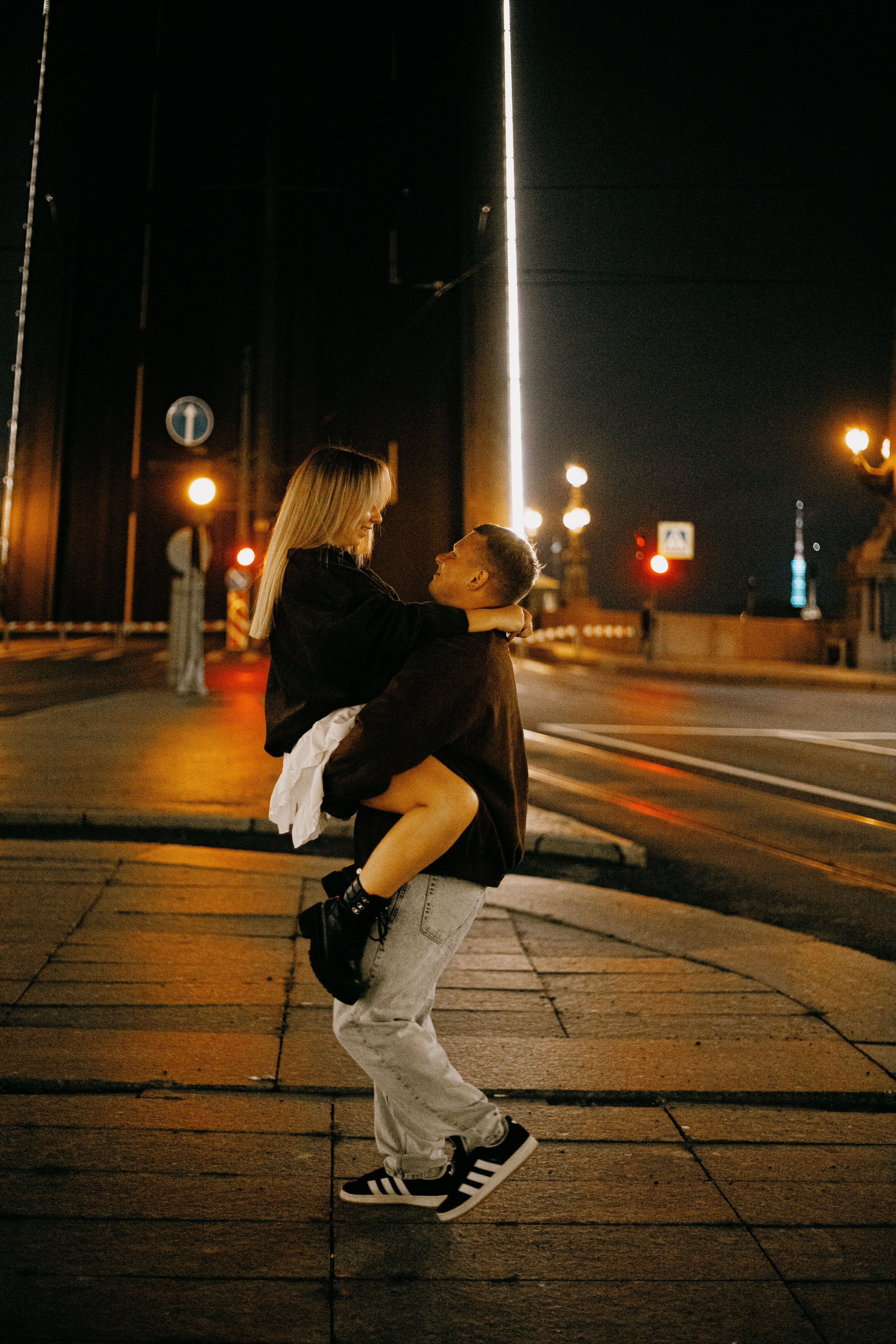 Тёмная ночь, мосты, любовь🤍. Петербургский фотограф — Рия
