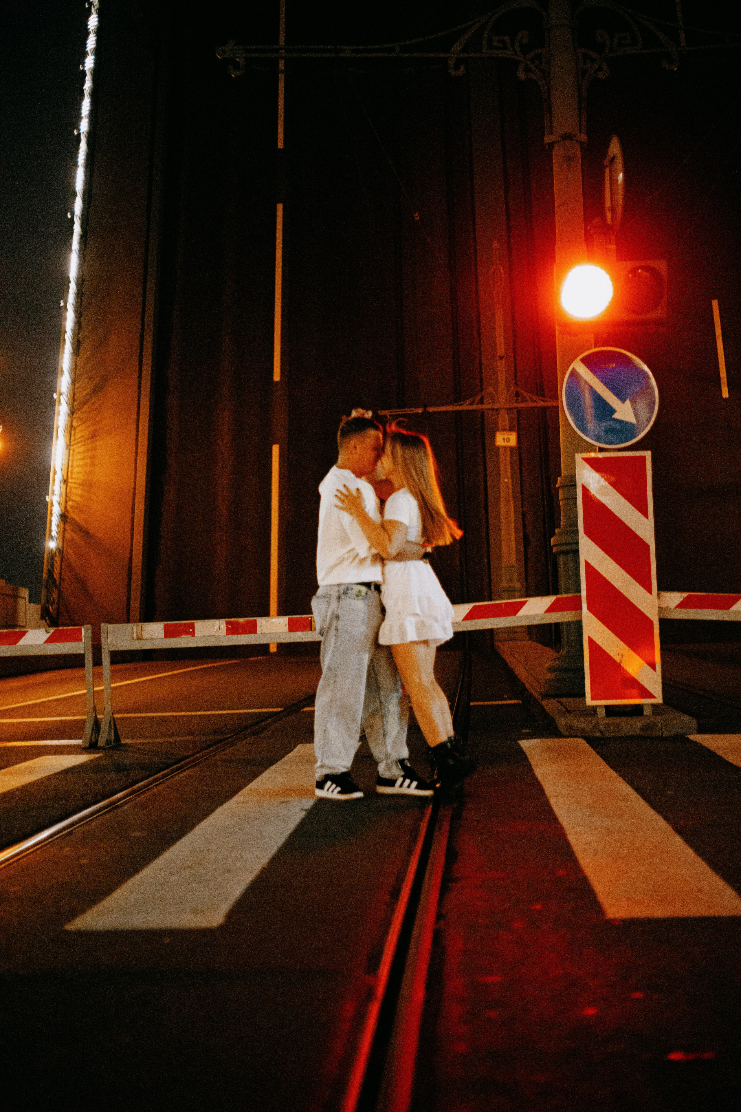 Тёмная ночь, мосты, любовь🤍. Петербургский фотограф — Рия
