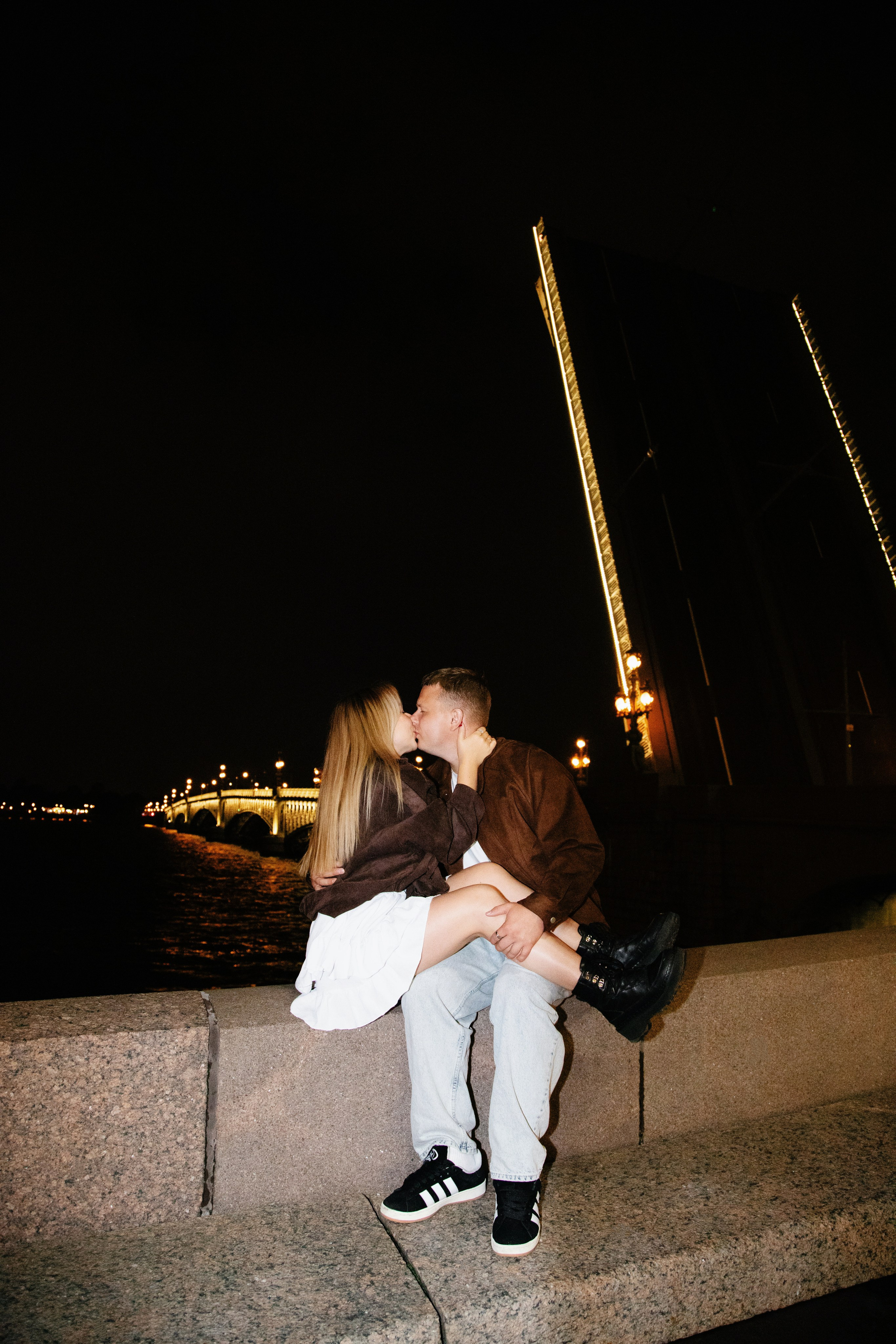 Тёмная ночь, мосты, любовь🤍. Петербургский фотограф — Рия