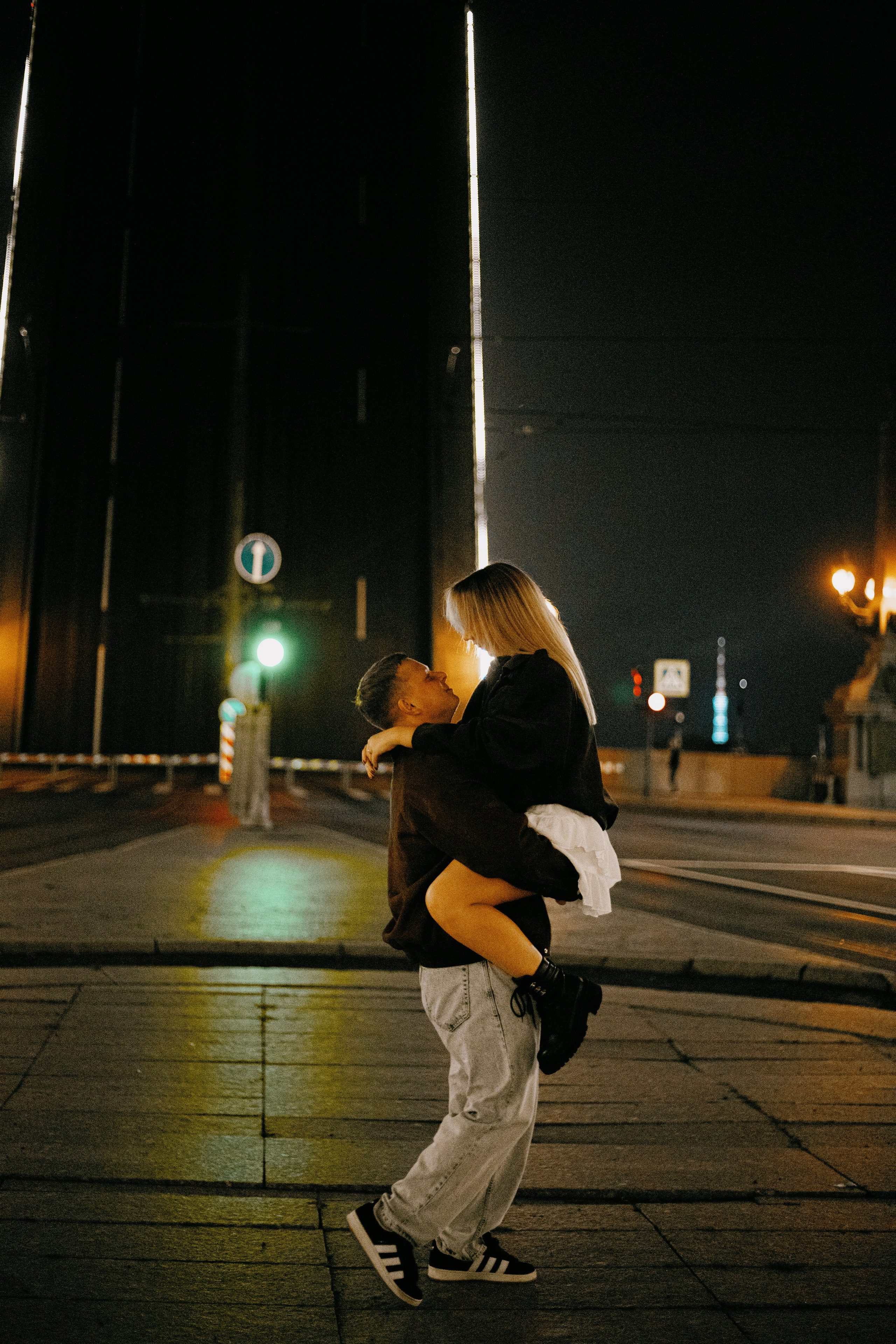 Тёмная ночь, мосты, любовь🤍. Петербургский фотограф — Рия