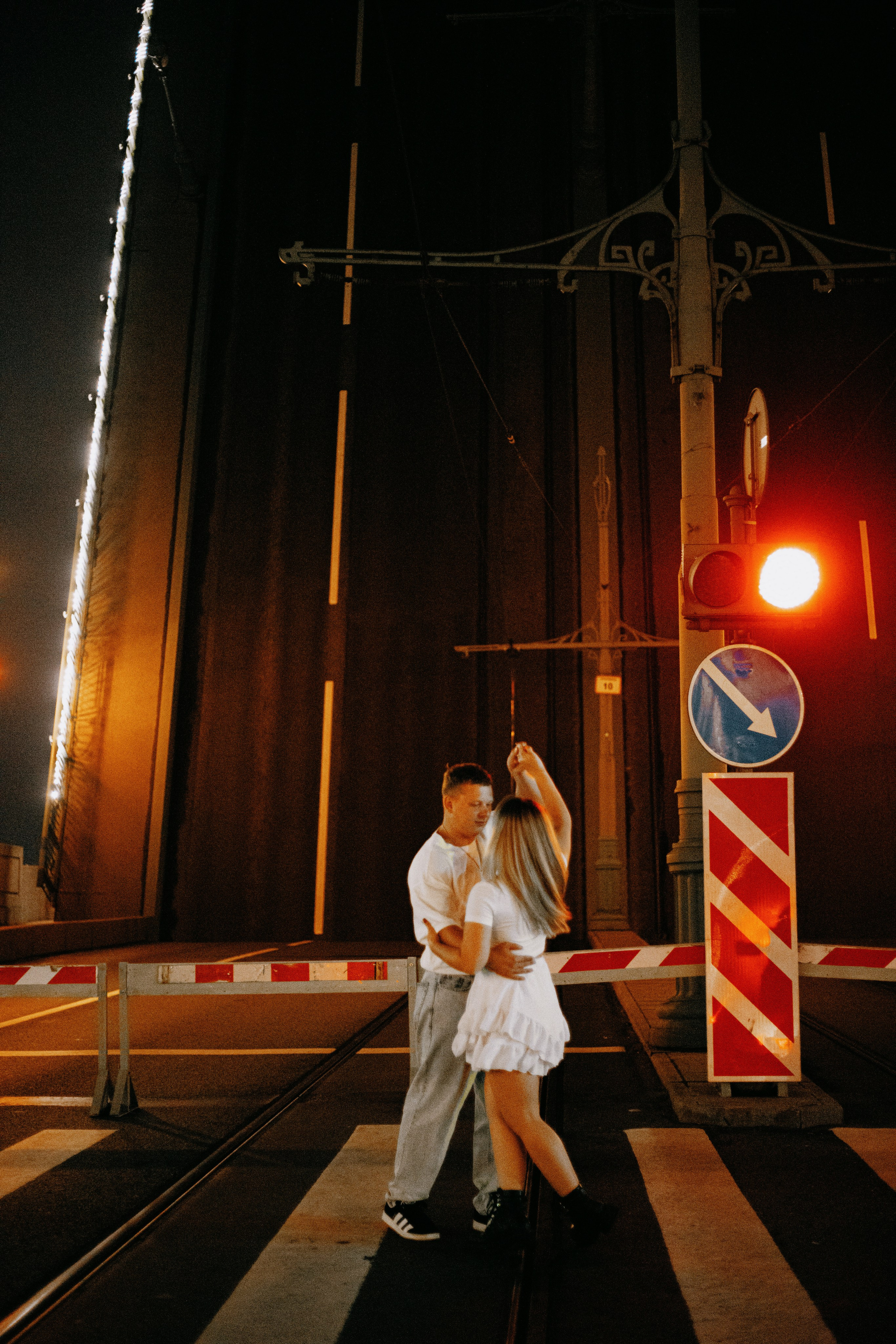 Тёмная ночь, мосты, любовь🤍. Петербургский фотограф — Рия