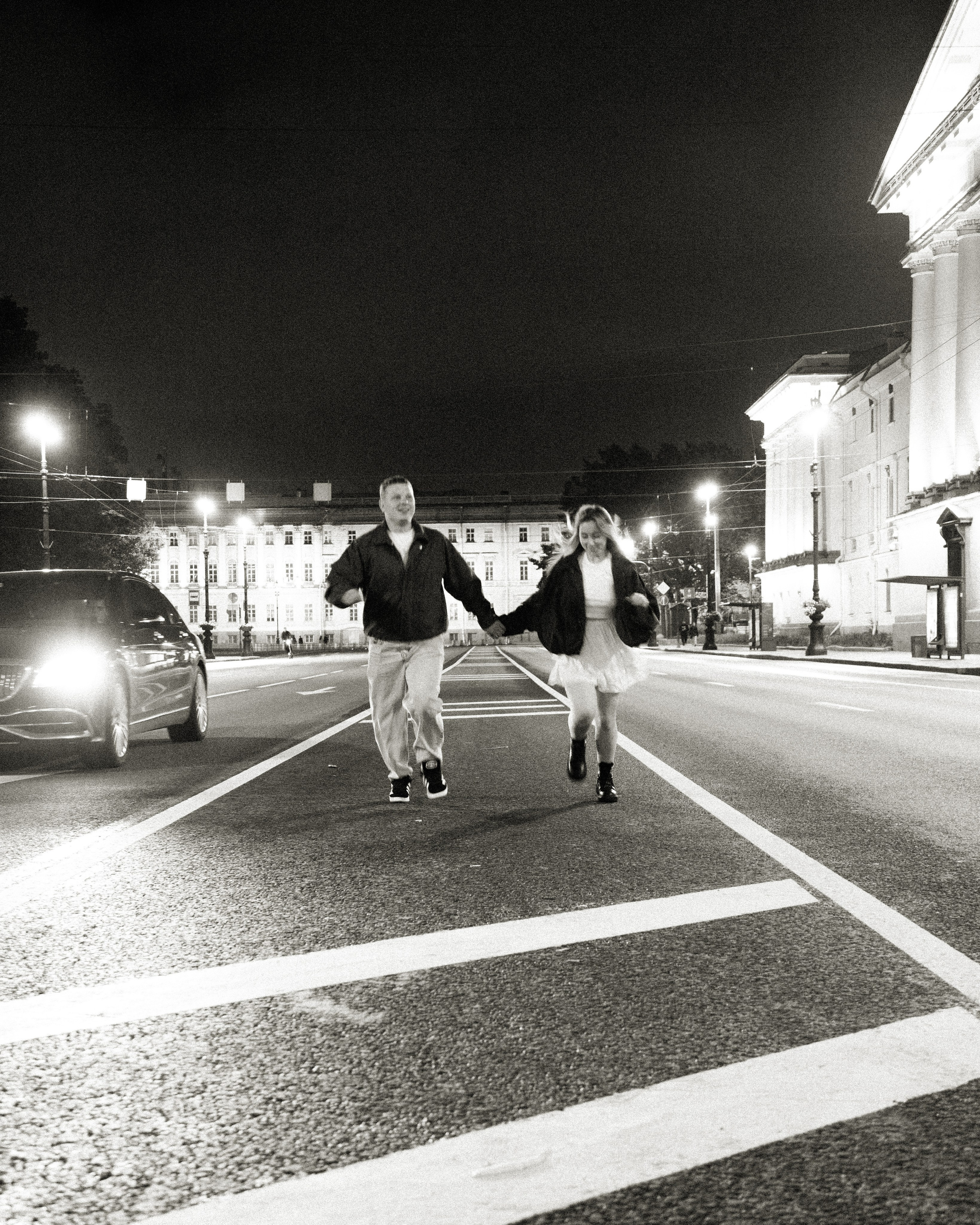 Тёмная ночь, мосты, любовь🤍. Петербургский фотограф — Рия