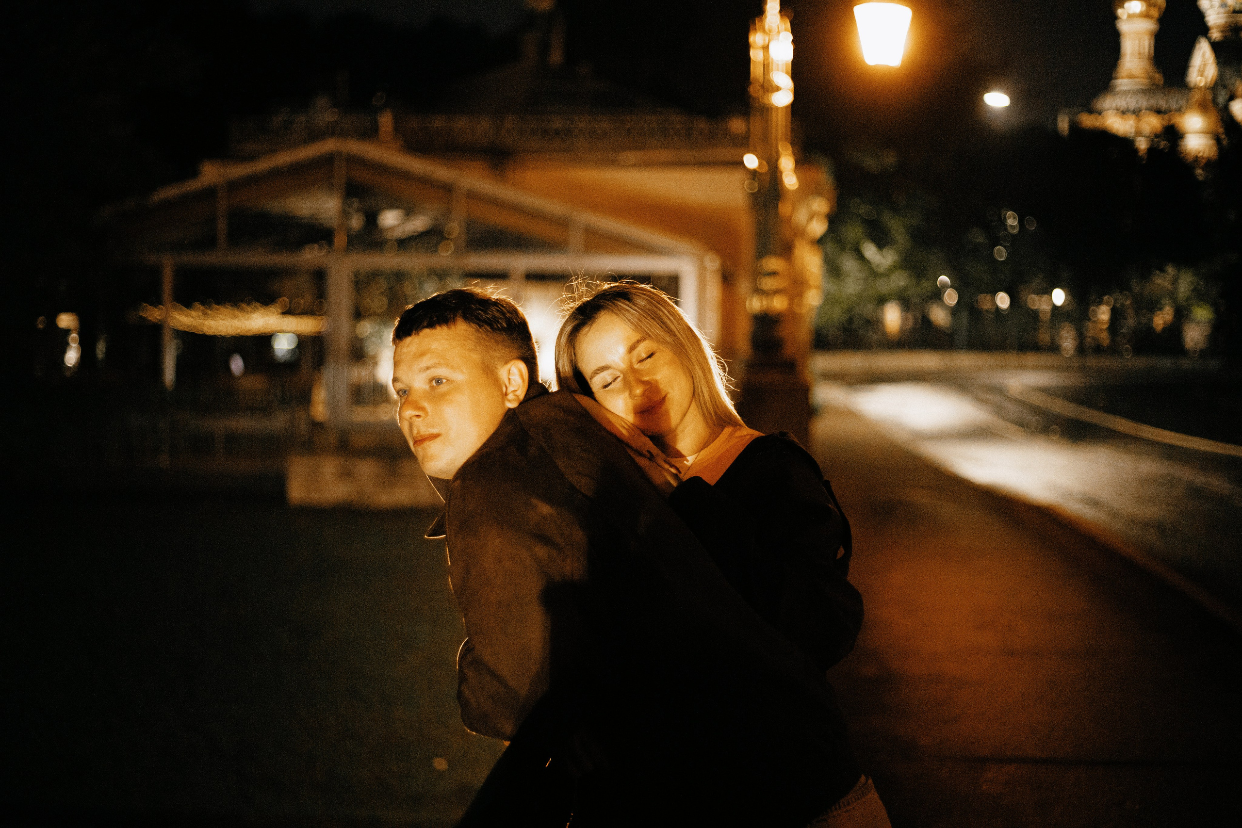Тёмная ночь, мосты, любовь🤍. Петербургский фотограф — Рия