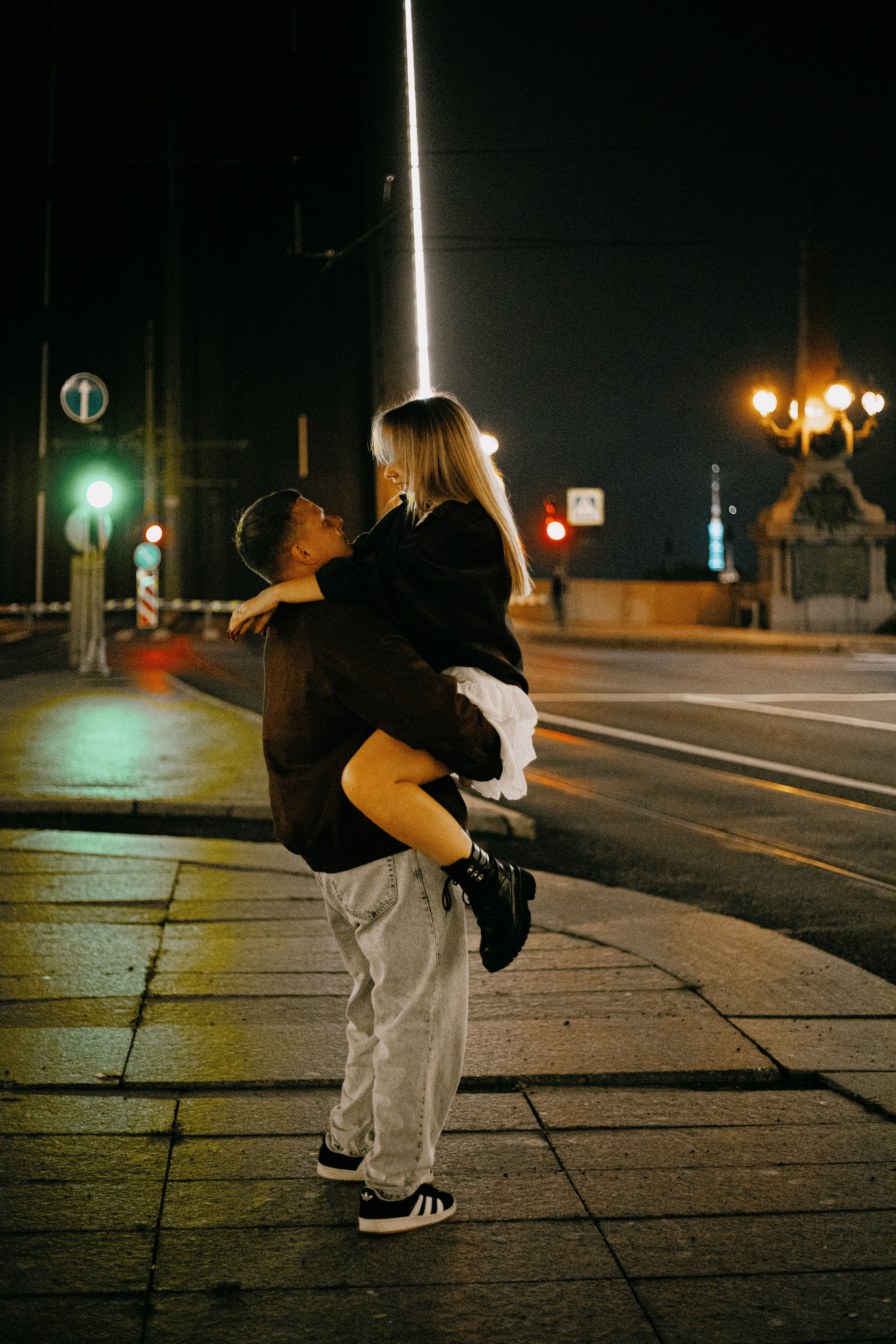 Тёмная ночь, мосты, любовь🤍. Петербургский фотограф — Рия