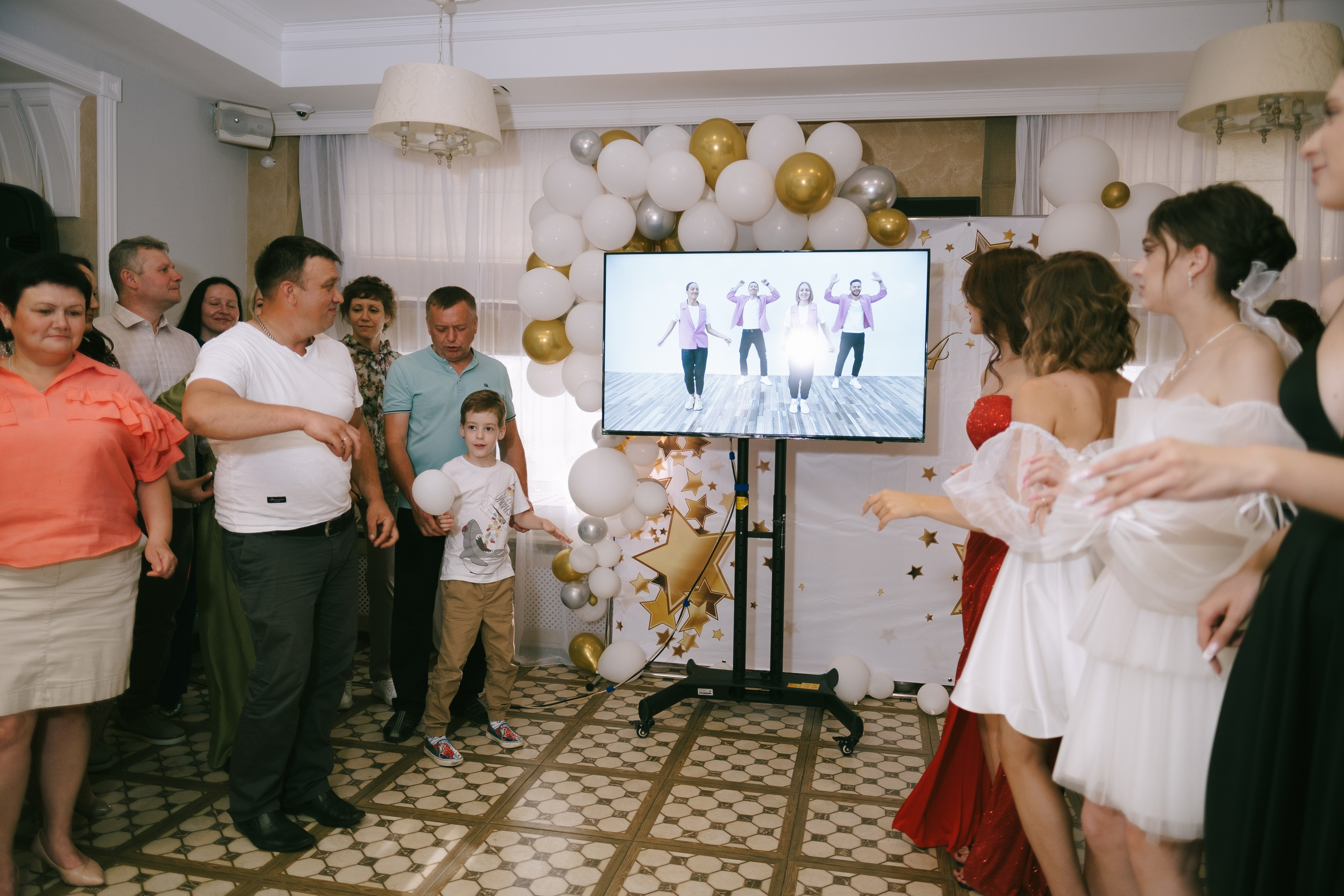 Выпускной школа 33. Свадебный и репортажной фотограф Денис Ожигин в Краснодаре и Краснодарском крае