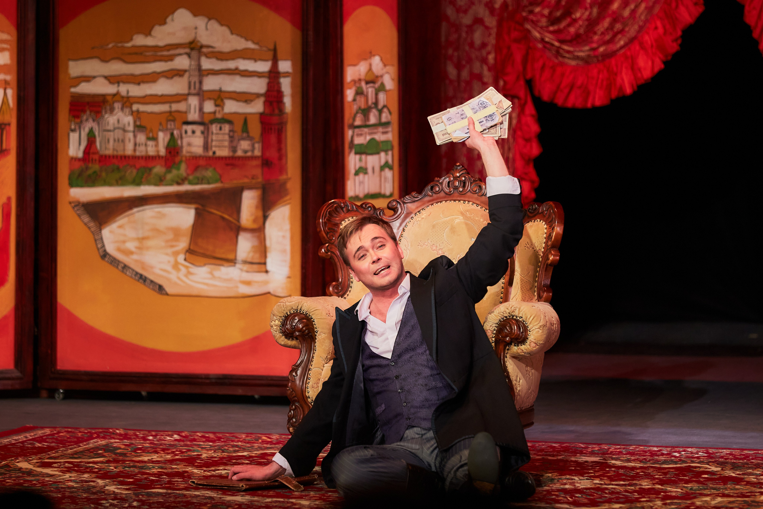 Спектакль «Не все коту масленица», МХАТ им. Горького. Даниил Гузиенко — репортажный фотограф в Туле