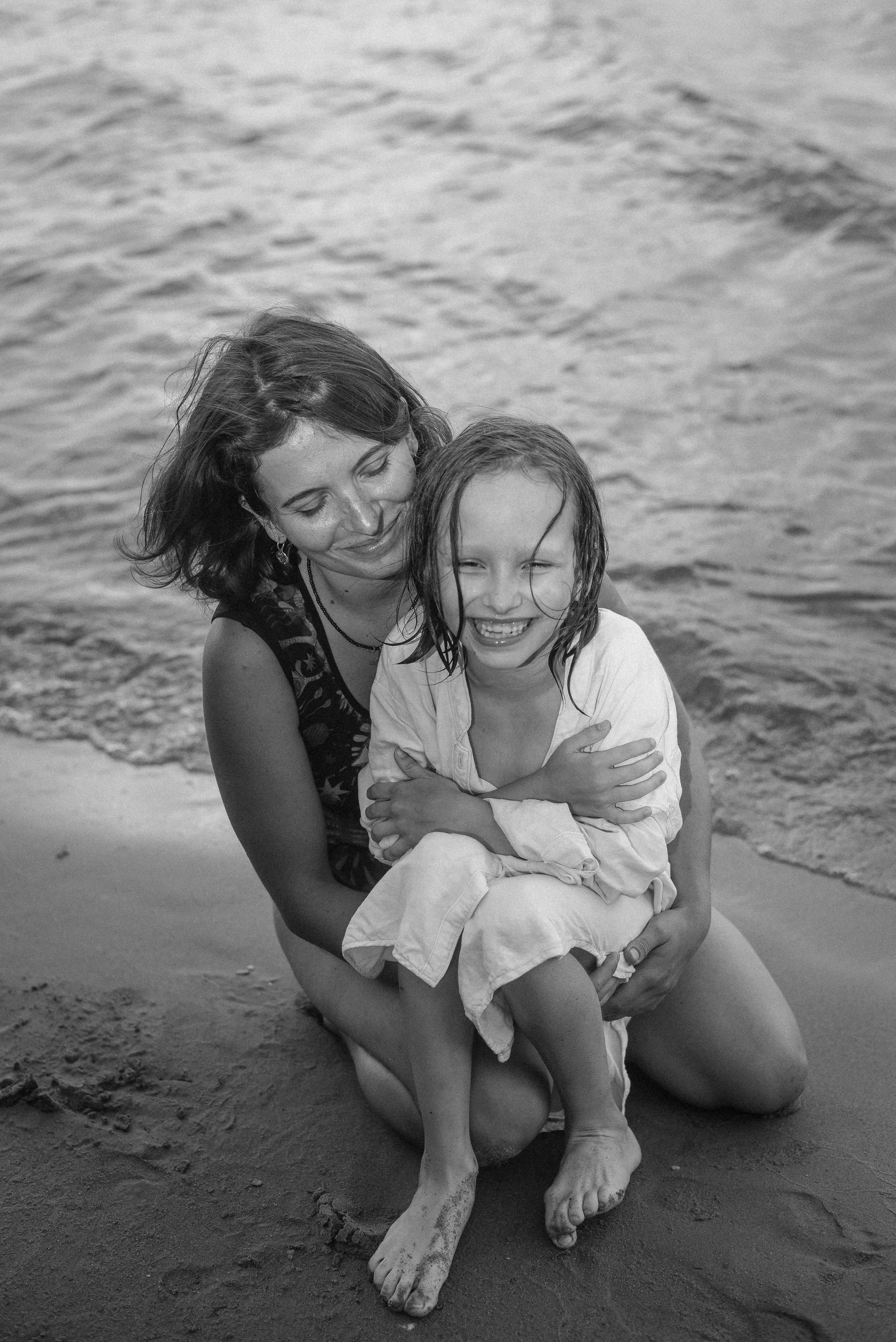 Берег, рак и капибара. Детский и семейный фотограф в Новосибирске Саша Дорошенко