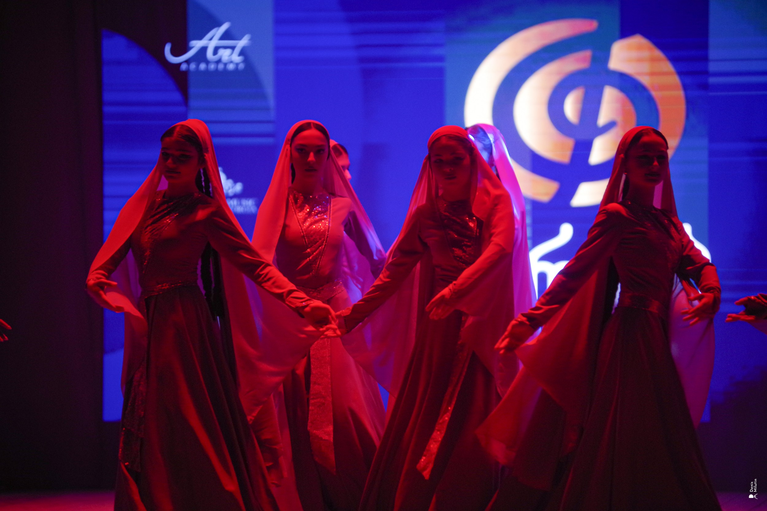 Танцы в Хоби. Портретный фотограф Денис Милютин