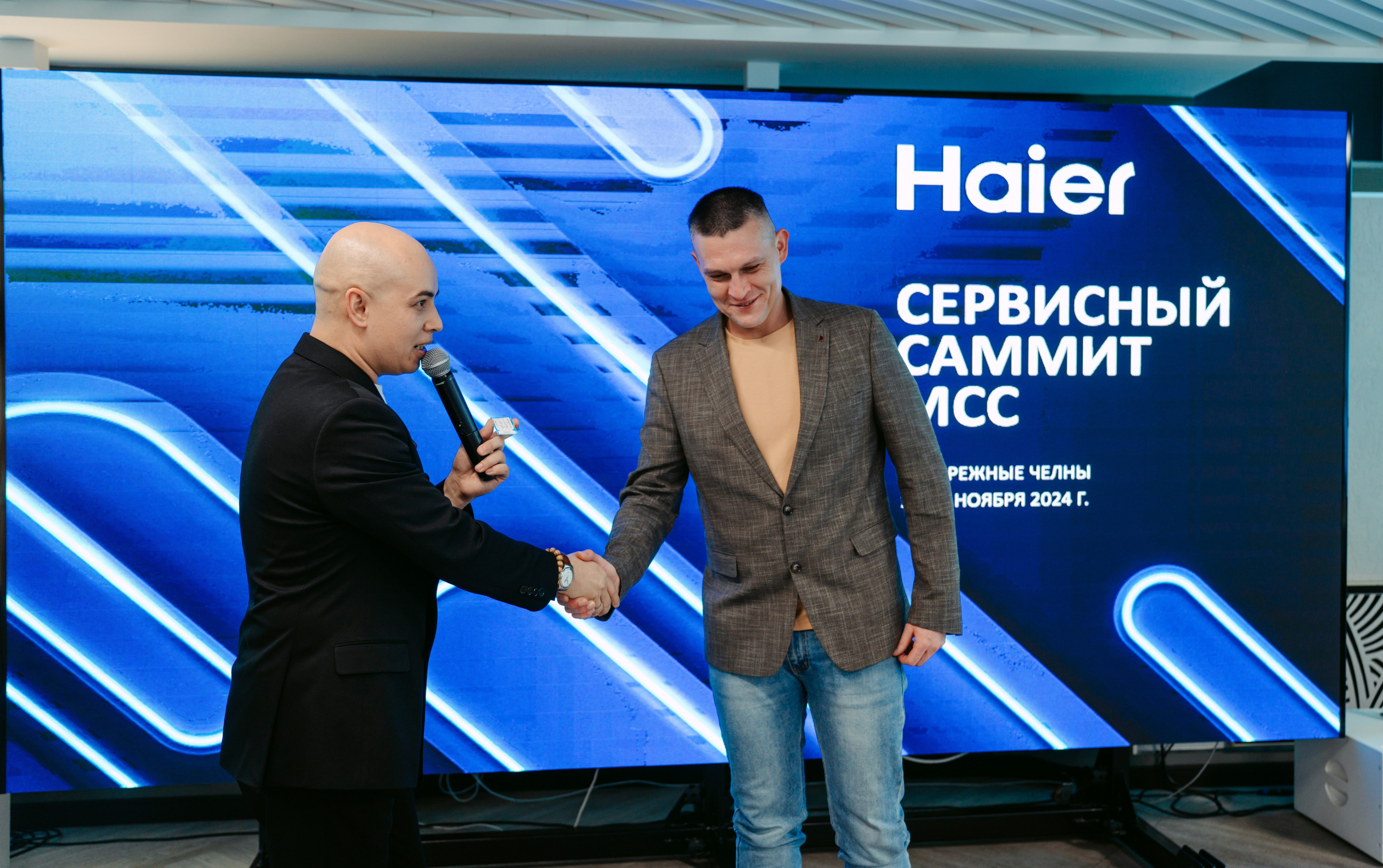 Haier: сервисный саммит / 2024. Саша Копылов, фотограф в Казани