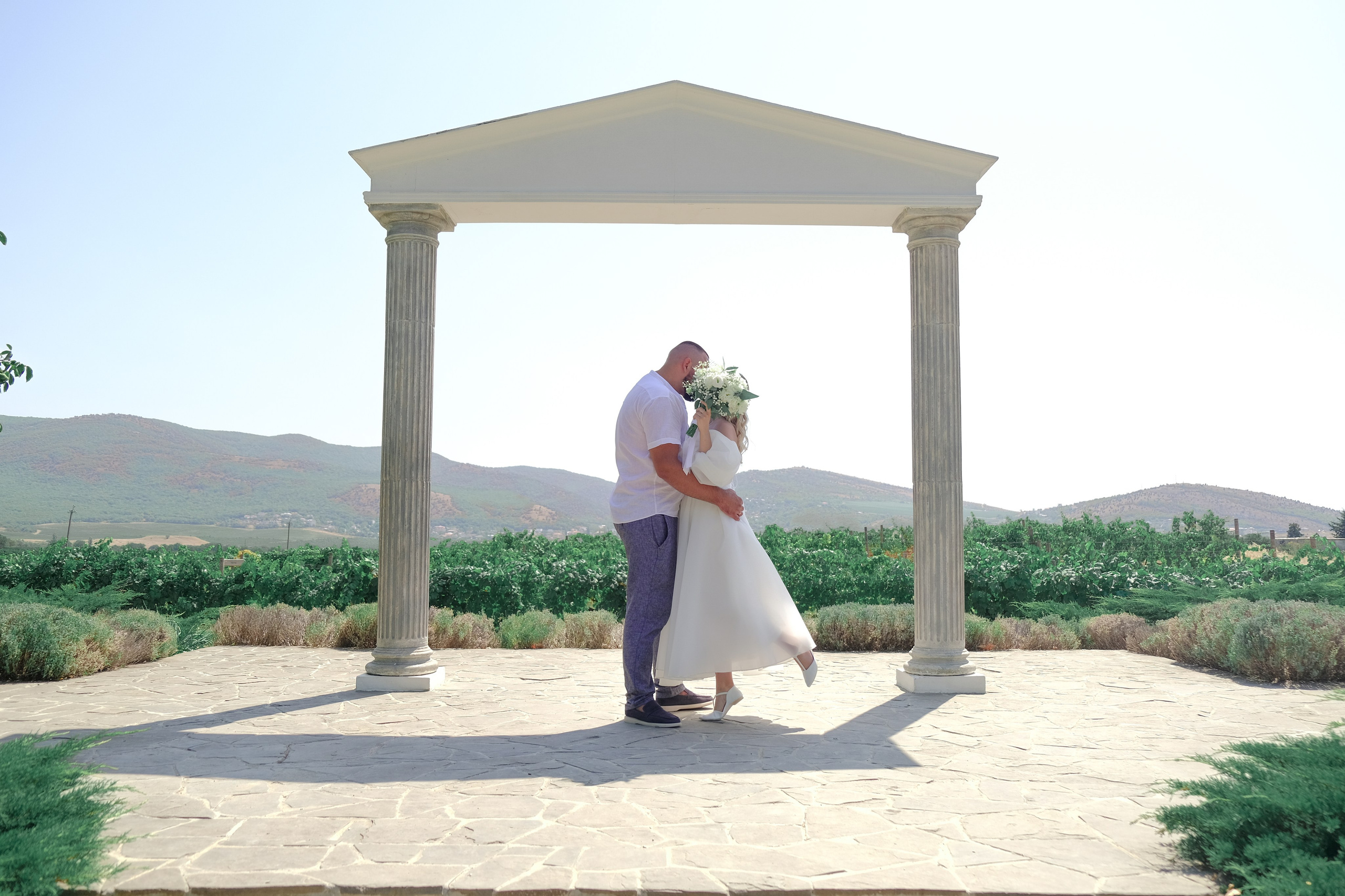 Как сэкономить на свадьбе, бюджетная свадьба в Крыму, недорогая свадьба без потерь. Профессиональная фотосъемка в Крыму. Натуральные эмоции и живые кадры. Забронируйте дату прямо сейчас!