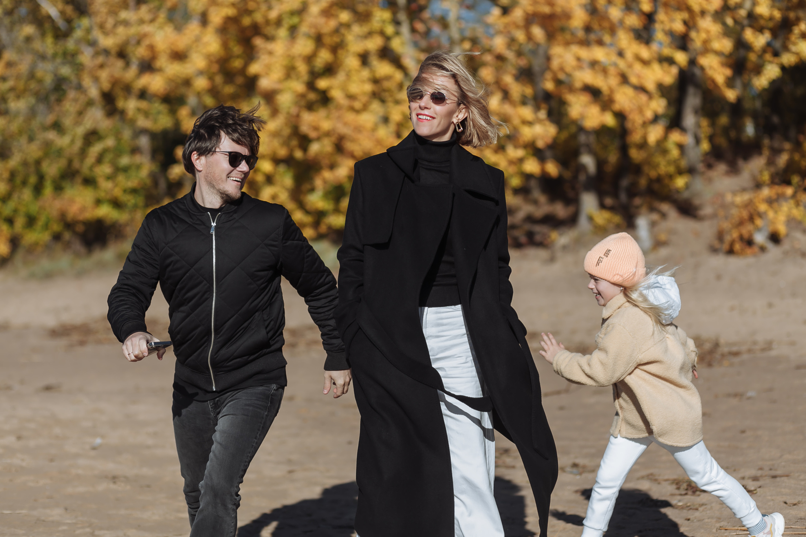 Осень на берегу Финского залива. Семейный фотограф, свадебный фотограф, женский портрет в Санкт-Петербу