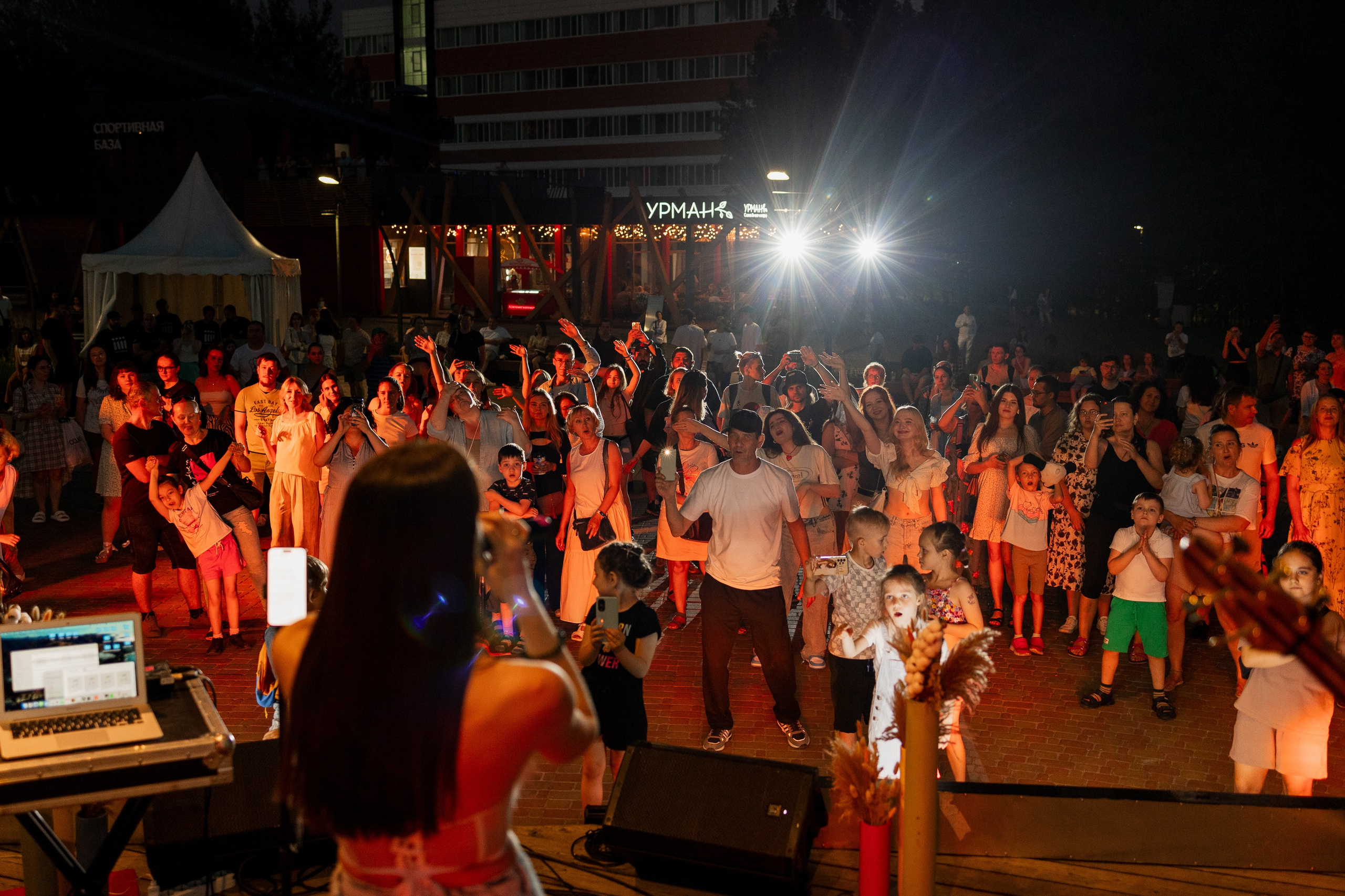 REACTOR Тур. Портретный и репортажный фотограф в Казани Максим Сипачев