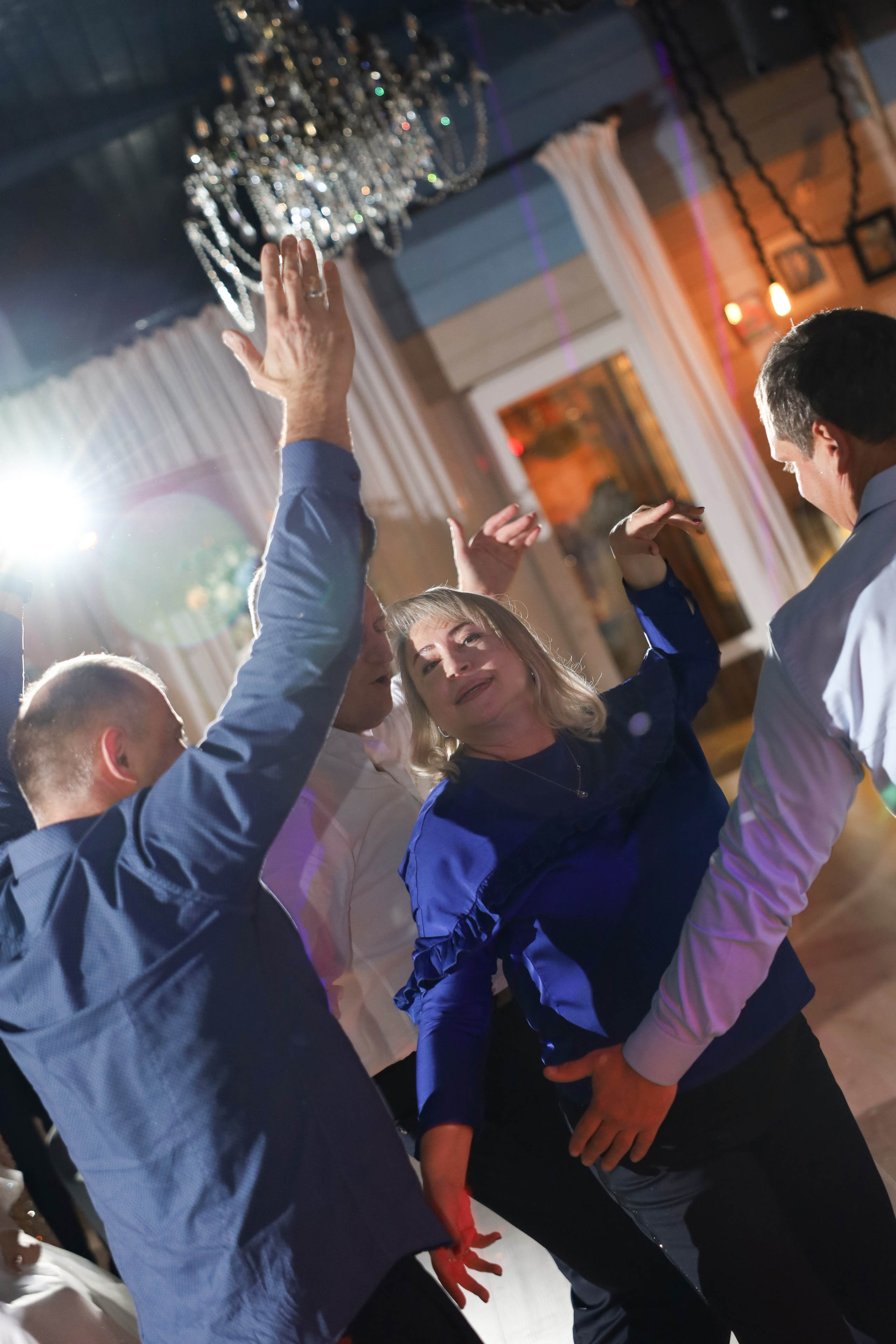 𝒜𝓇𝓉𝑒𝓂 & 𝐿𝓎𝓊𝓈𝓎𝒶 (𝓇𝑒𝓈𝓉𝒶𝓊𝓇𝒶𝓃𝓉). 𝑀𝑜𝓈𝒸𝑜𝓌. Свадебный фотограф в Санкт-Петербурге