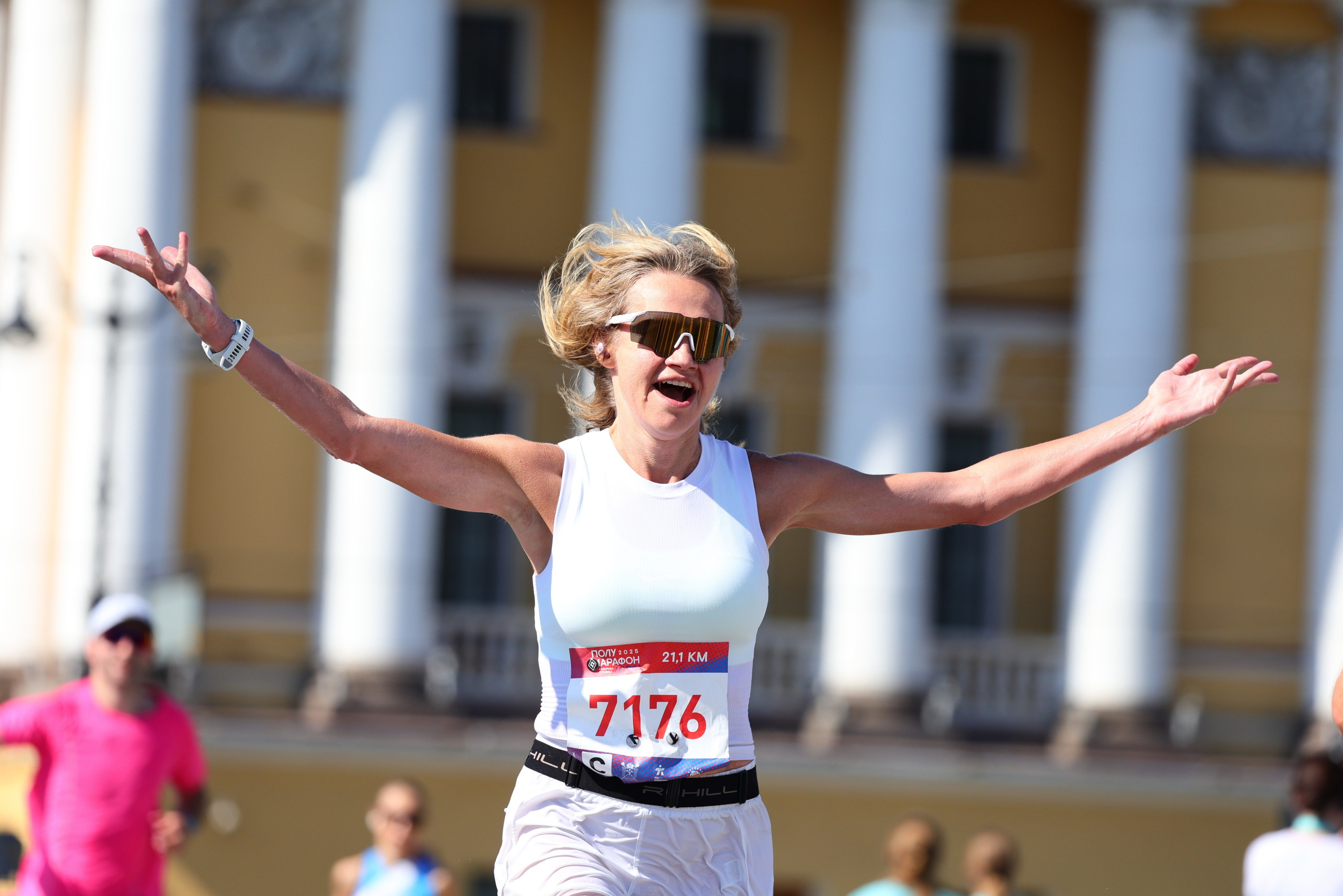 Полумарафон СПБ 2025. Спортивный фотограф в Санкт-Петербурге Илья Vacool