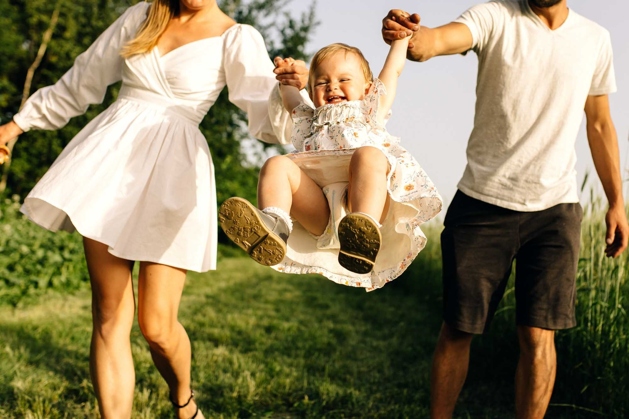 Марина, Лёша и Мария. Фотограф таинства крещения в Бресте Светлана Будько