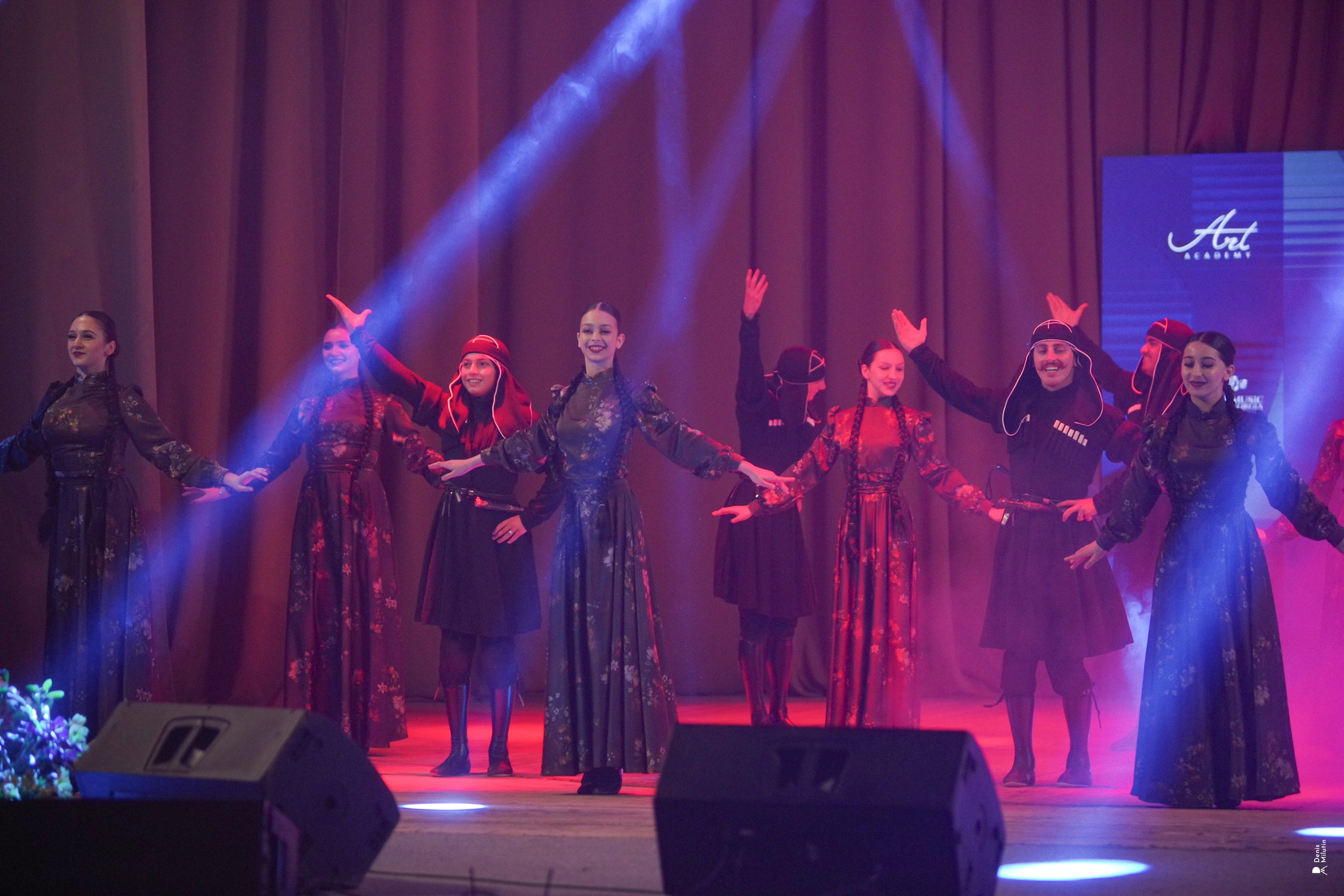 Танцы в Хоби. Портретный фотограф Денис Милютин