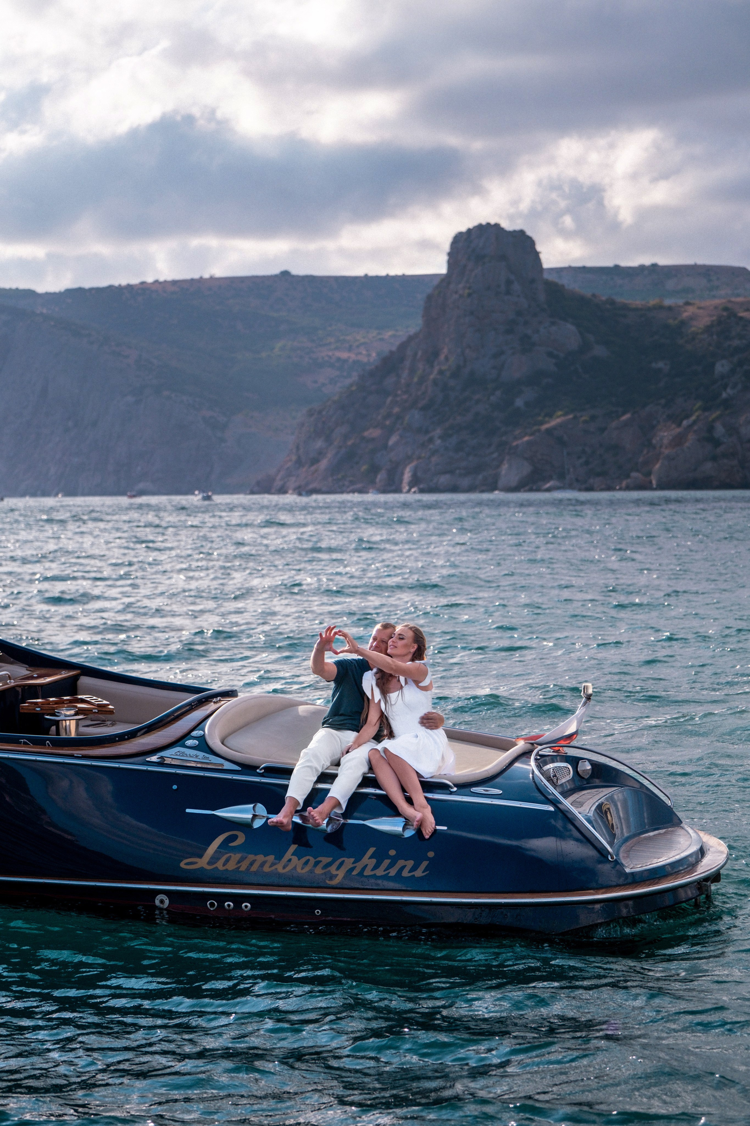 Фотосессия на катере Lamborghini в Балаклаве | Фотограф Илья Желдак. Свадебный фотограф и видеограф в Крыму! Ваш день будет незабываемым!