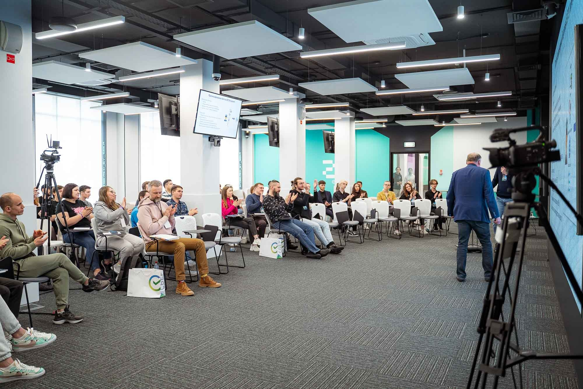СБЕР AIJ в Школе 21. Сергей Кошкин. Репортажная и ивент-фотография в Сургуте