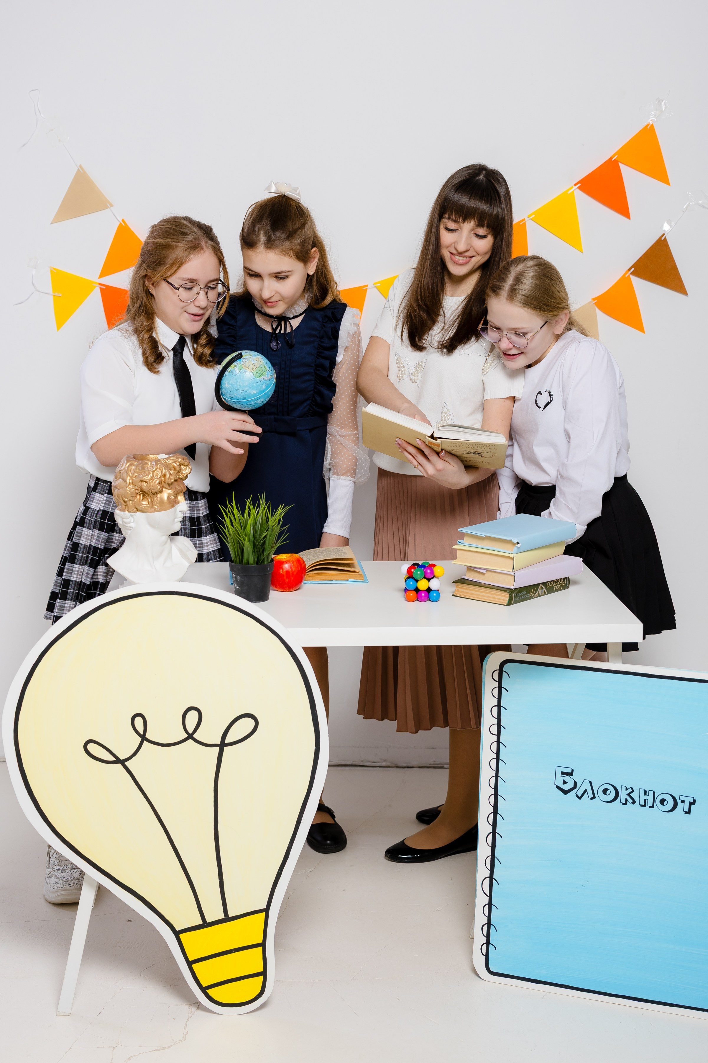 Съёмка в студии 4 класс. Выпускные альбомы Чехов