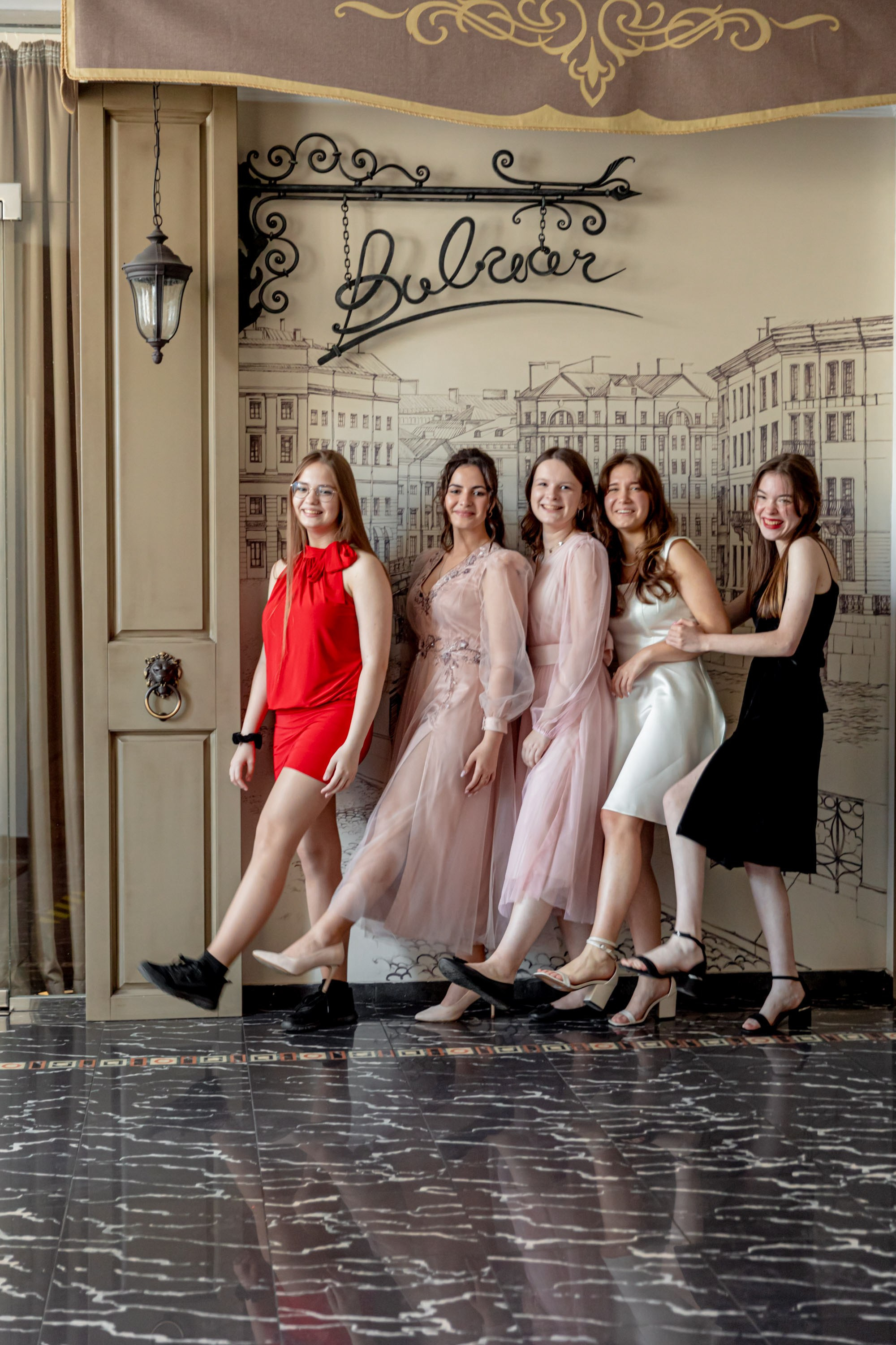 Фотосъёмка школьного выпускного в ресторане. Фотограф на праздник, корпоратив, День Рождения и Юбилей в г. Санкт-Петербурге Алексей Анкушев