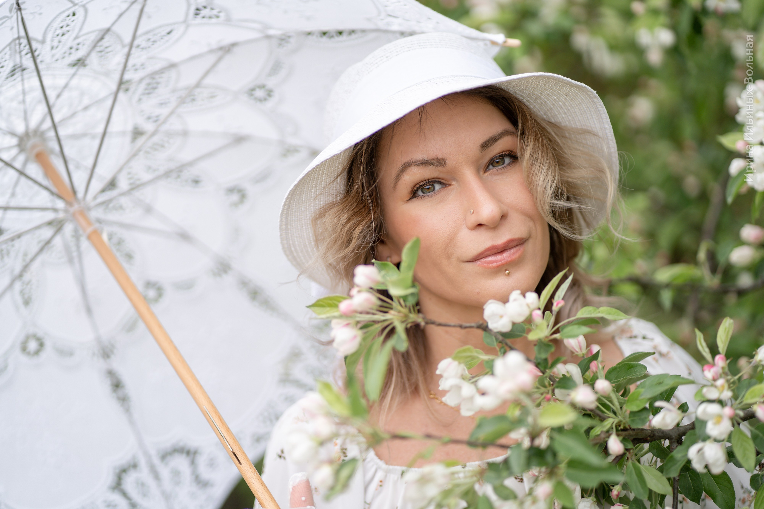 Прогулка с цветущем саду. Семейный и детский фотограф Ирина Ильиных-Вольная в Москве и не только