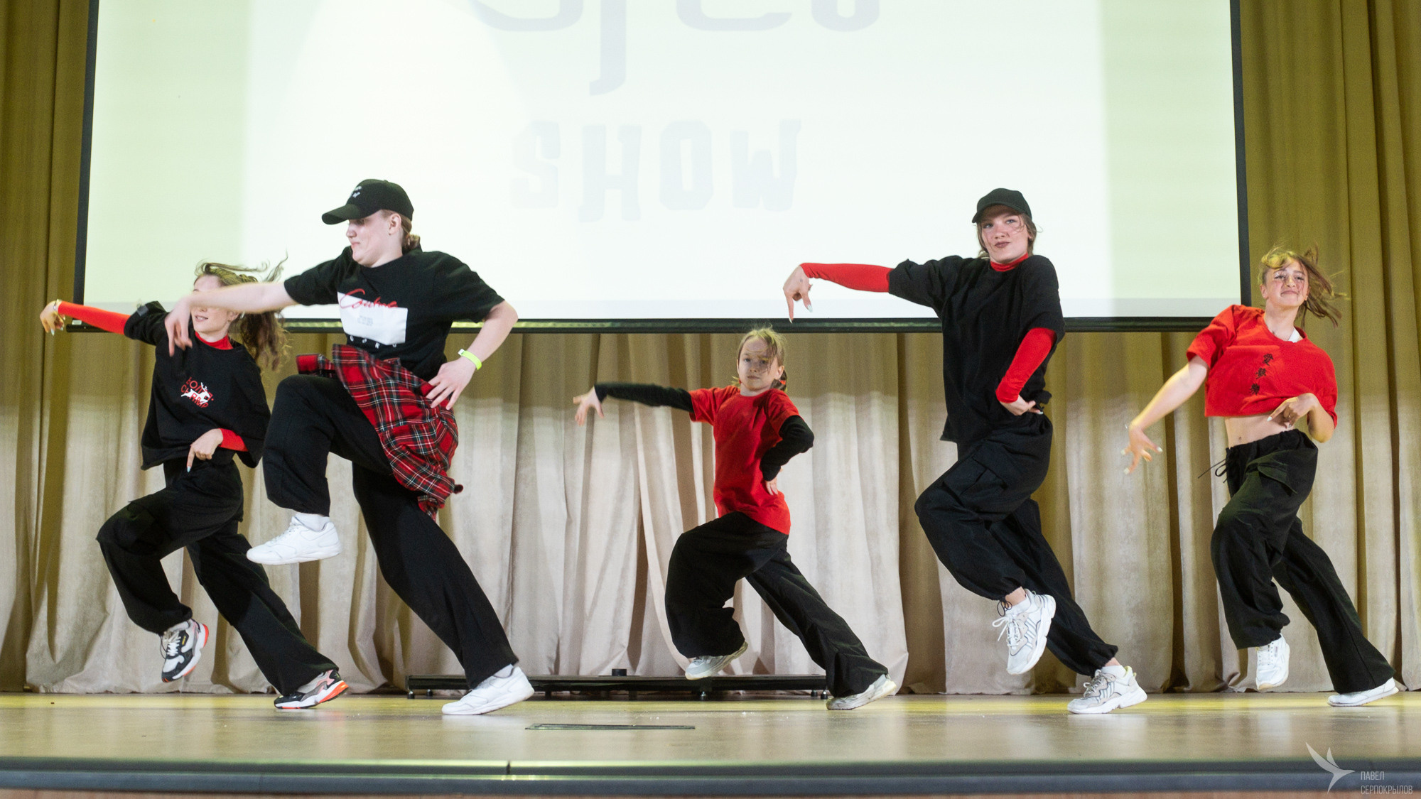 Отчетный концерт танцевальной школы YouDancer. Репортажный фотограф в Казани Павел Серпокрылов