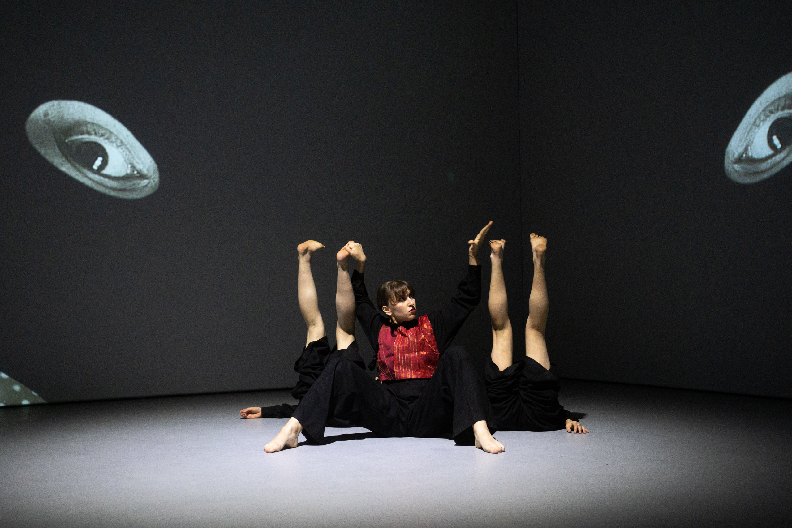 Мультимедийно-пластический перформанс Отражение. Репортажный фотограф в Казани Павел Серпокрылов