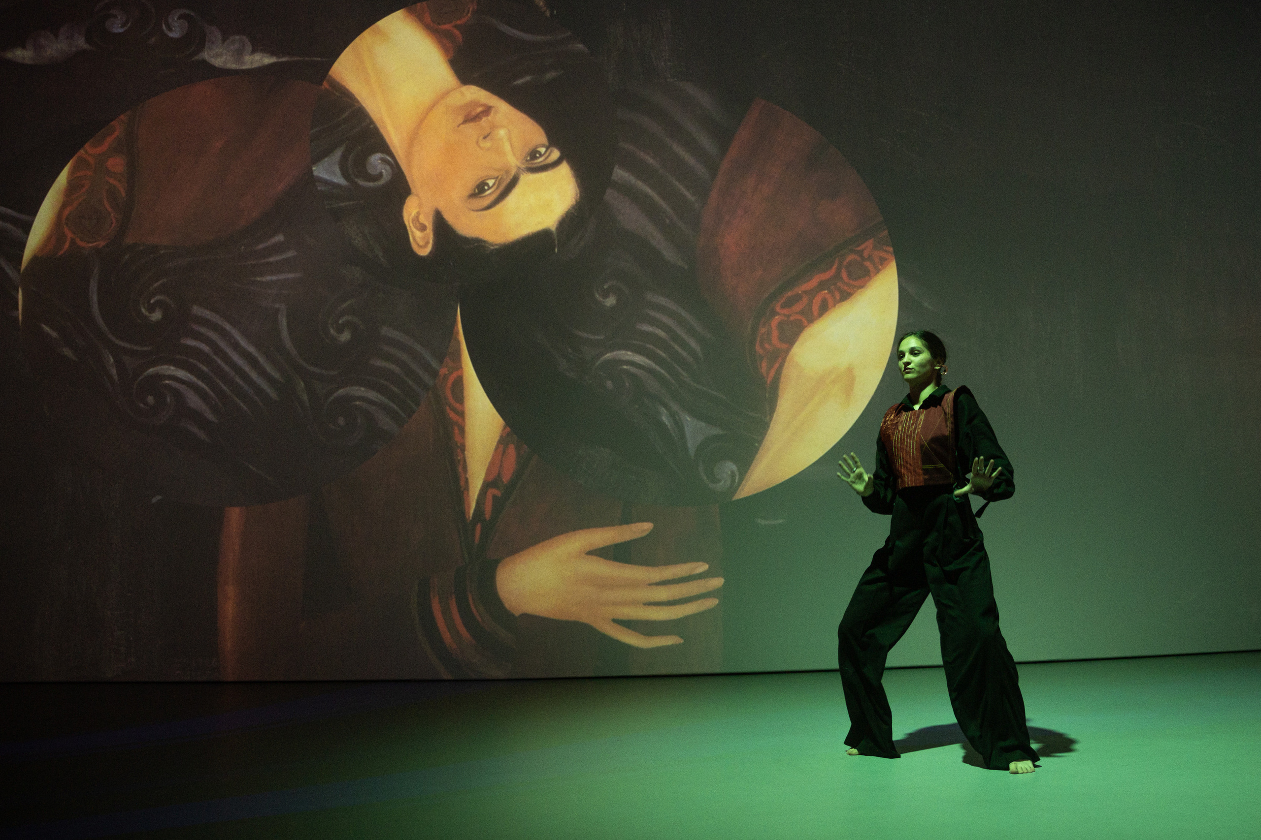 Мультимедийно-пластический перформанс Отражение. Репортажный фотограф в Казани Павел Серпокрылов