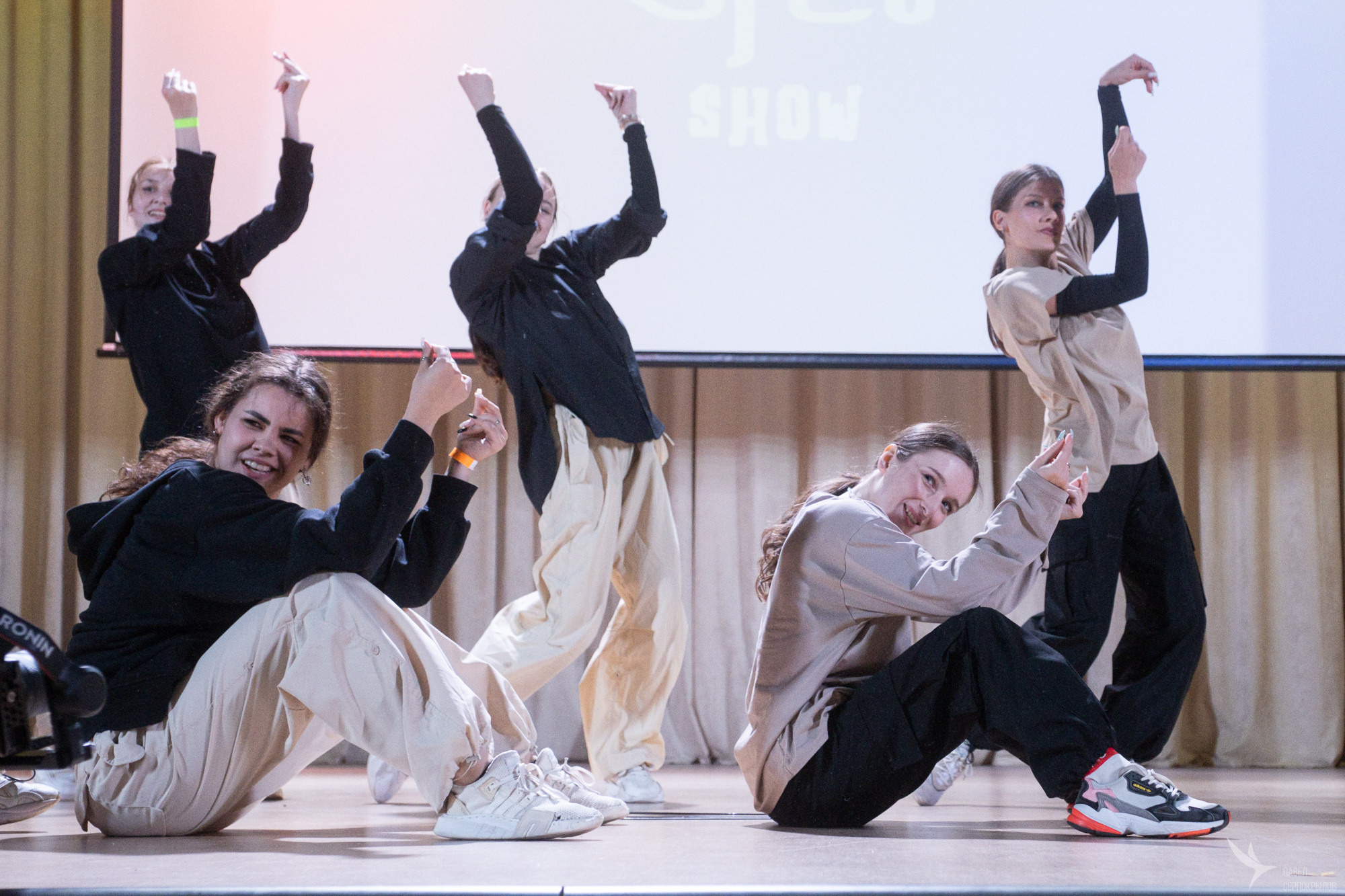 Отчетный концерт танцевальной школы YouDancer. Репортажный фотограф в Казани Павел Серпокрылов