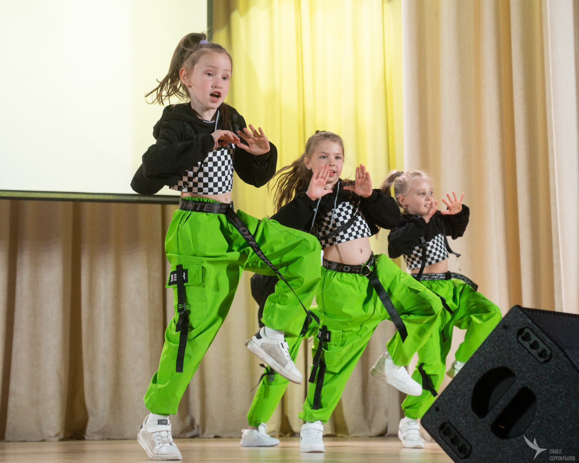 Отчетный концерт танцевальной школы YouDancer. Репортажный фотограф в Казани Павел Серпокрылов