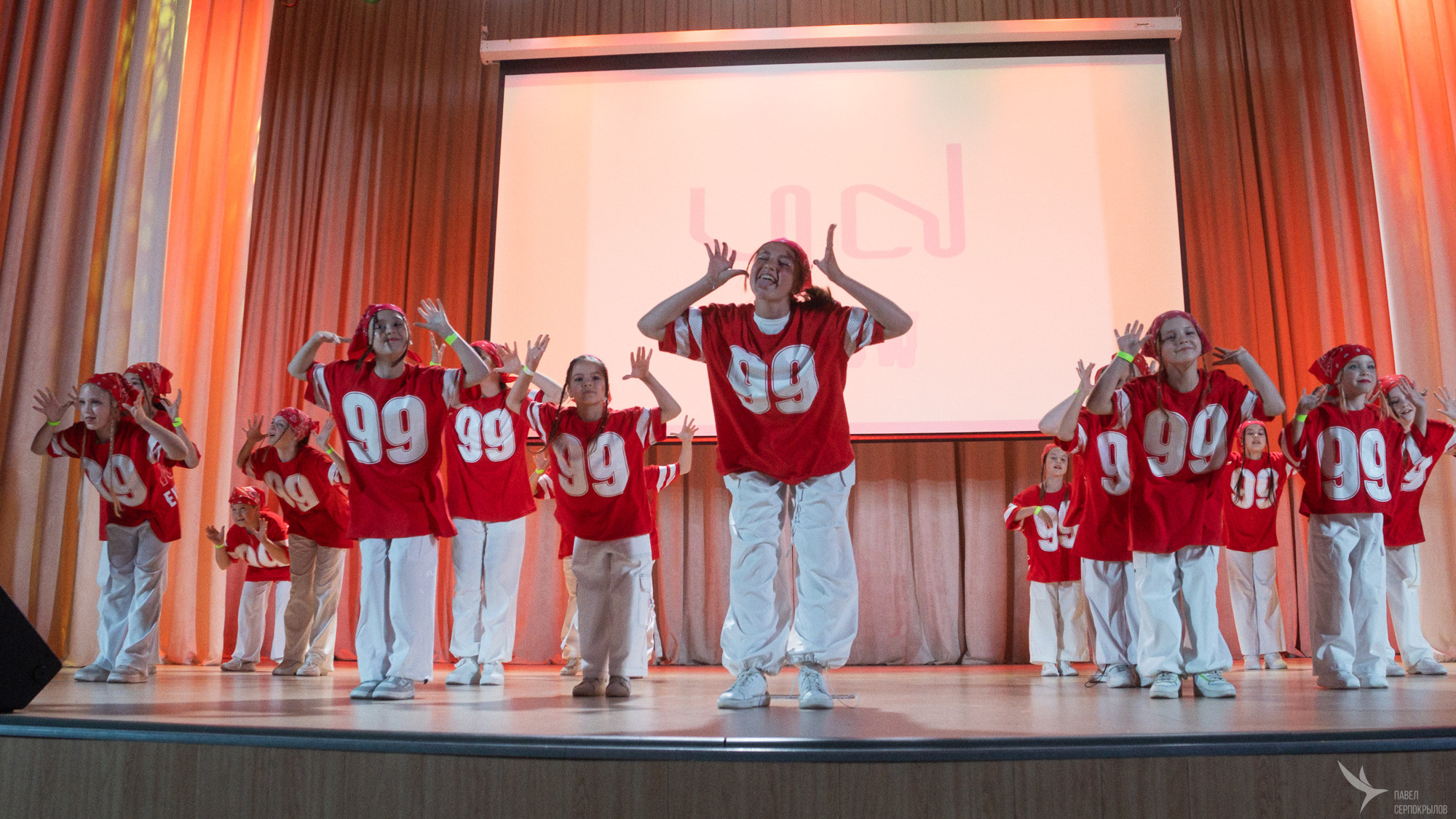 Отчетный концерт танцевальной школы YouDancer. Репортажный фотограф в Казани Павел Серпокрылов