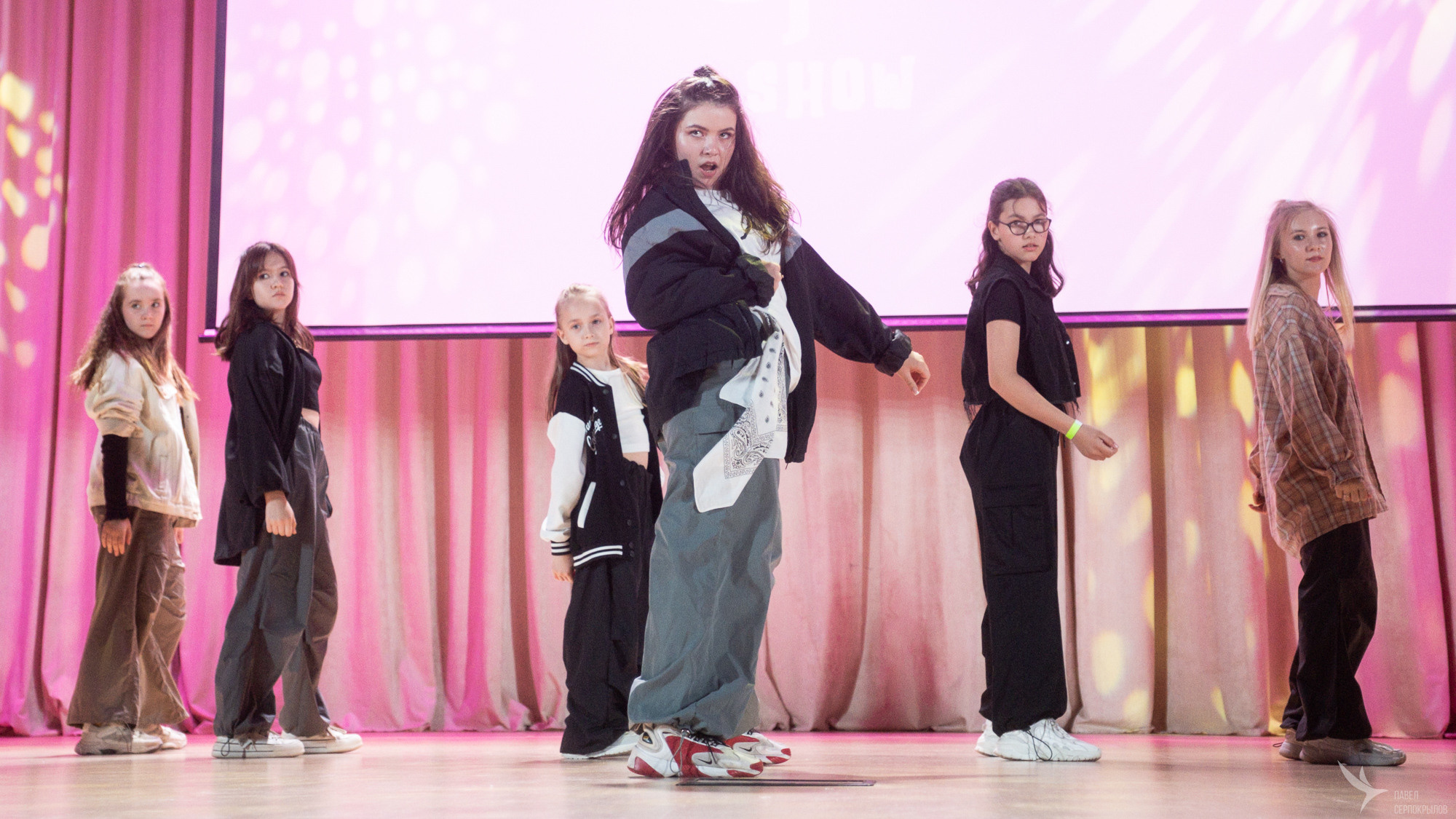 Отчетный концерт танцевальной школы YouDancer. Репортажный фотограф в Казани Павел Серпокрылов