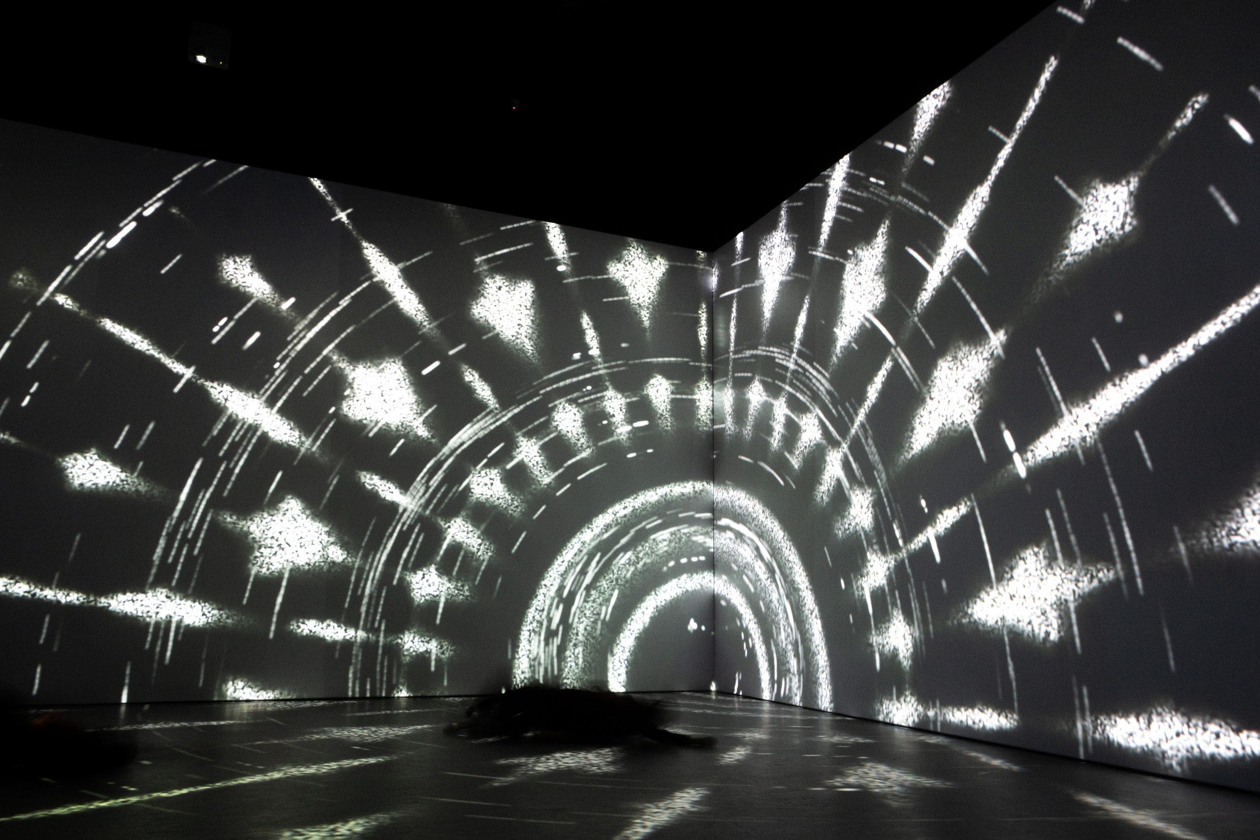 Мультимедийно-пластический перформанс Отражение. Репортажный фотограф в Казани Павел Серпокрылов