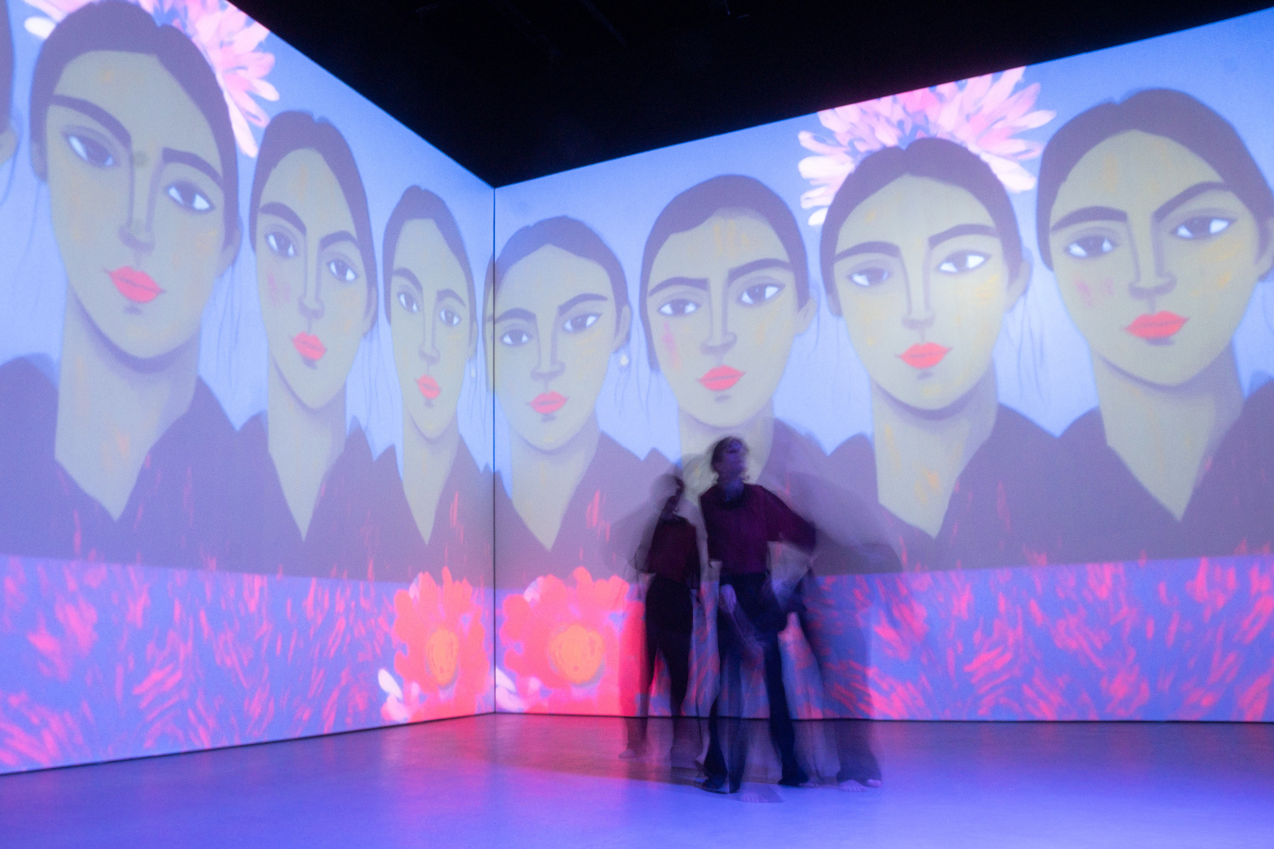 Мультимедийно-пластический перформанс Отражение. Репортажный фотограф в Казани Павел Серпокрылов