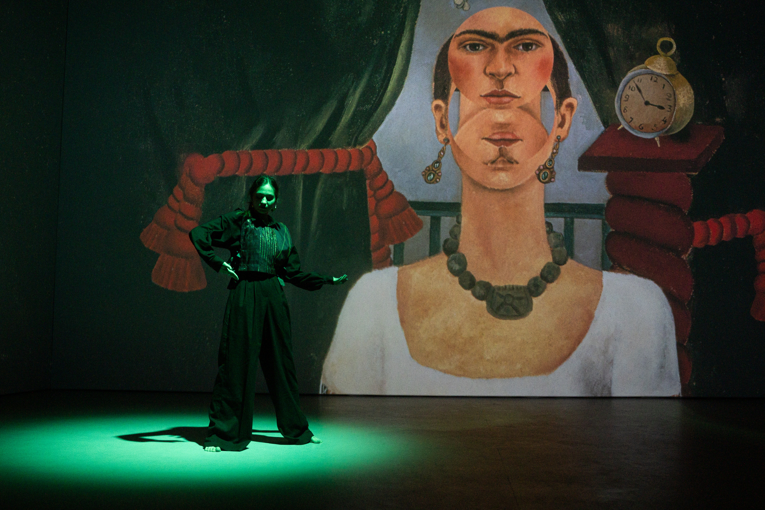 Мультимедийно-пластический перформанс Отражение. Репортажный фотограф в Казани Павел Серпокрылов