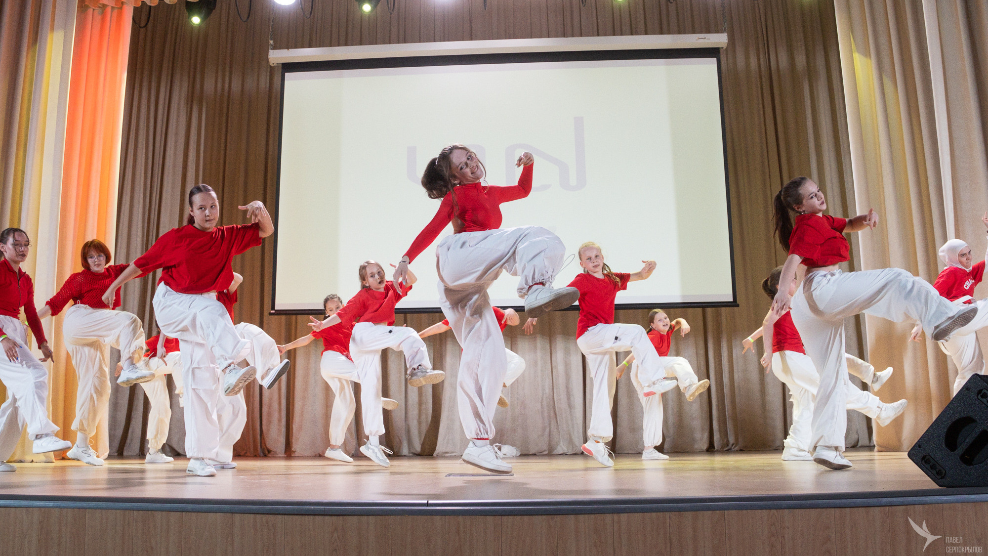 Отчетный концерт танцевальной школы YouDancer. Репортажный фотограф в Казани Павел Серпокрылов