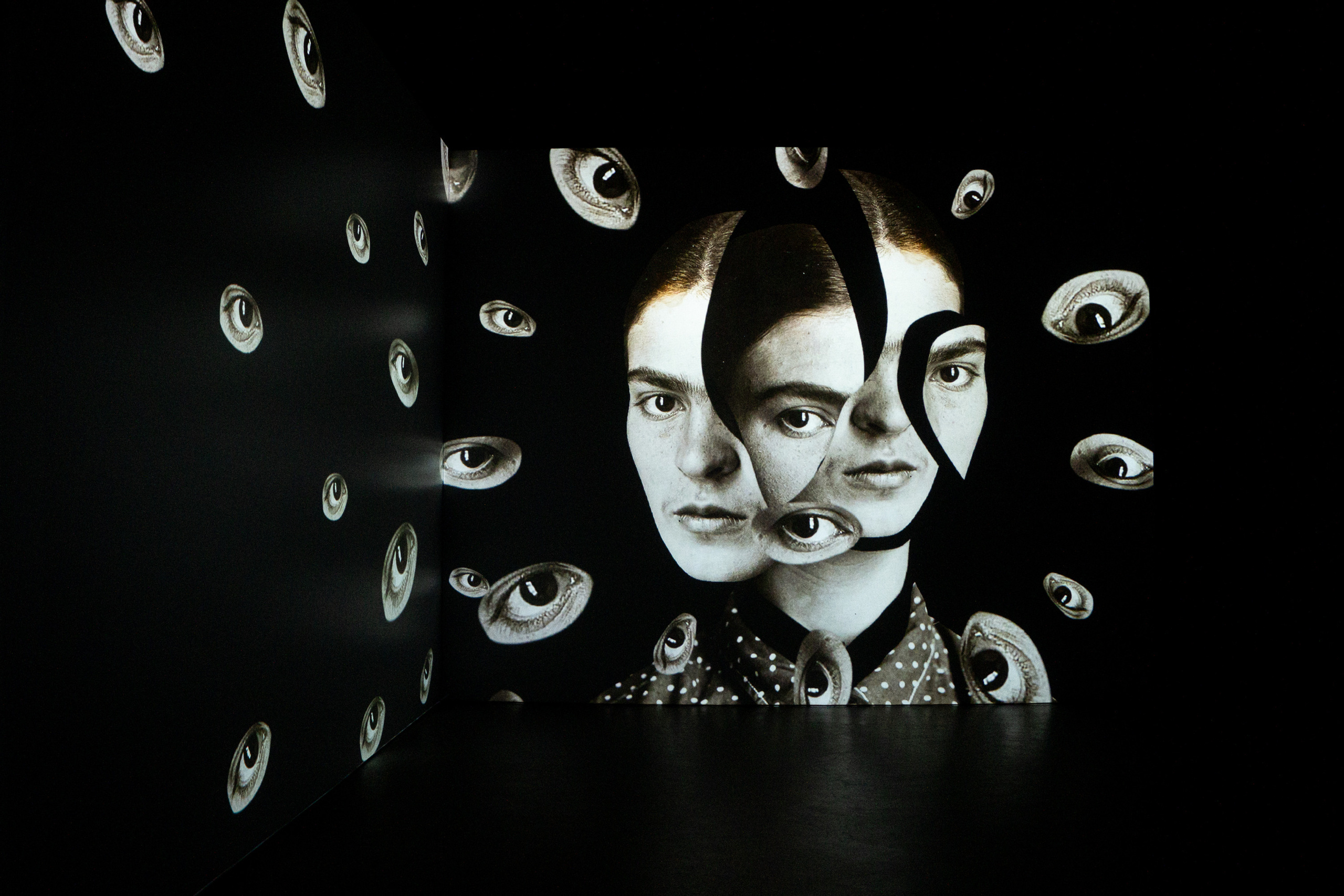 Мультимедийно-пластический перформанс Отражение. Репортажный фотограф в Казани Павел Серпокрылов