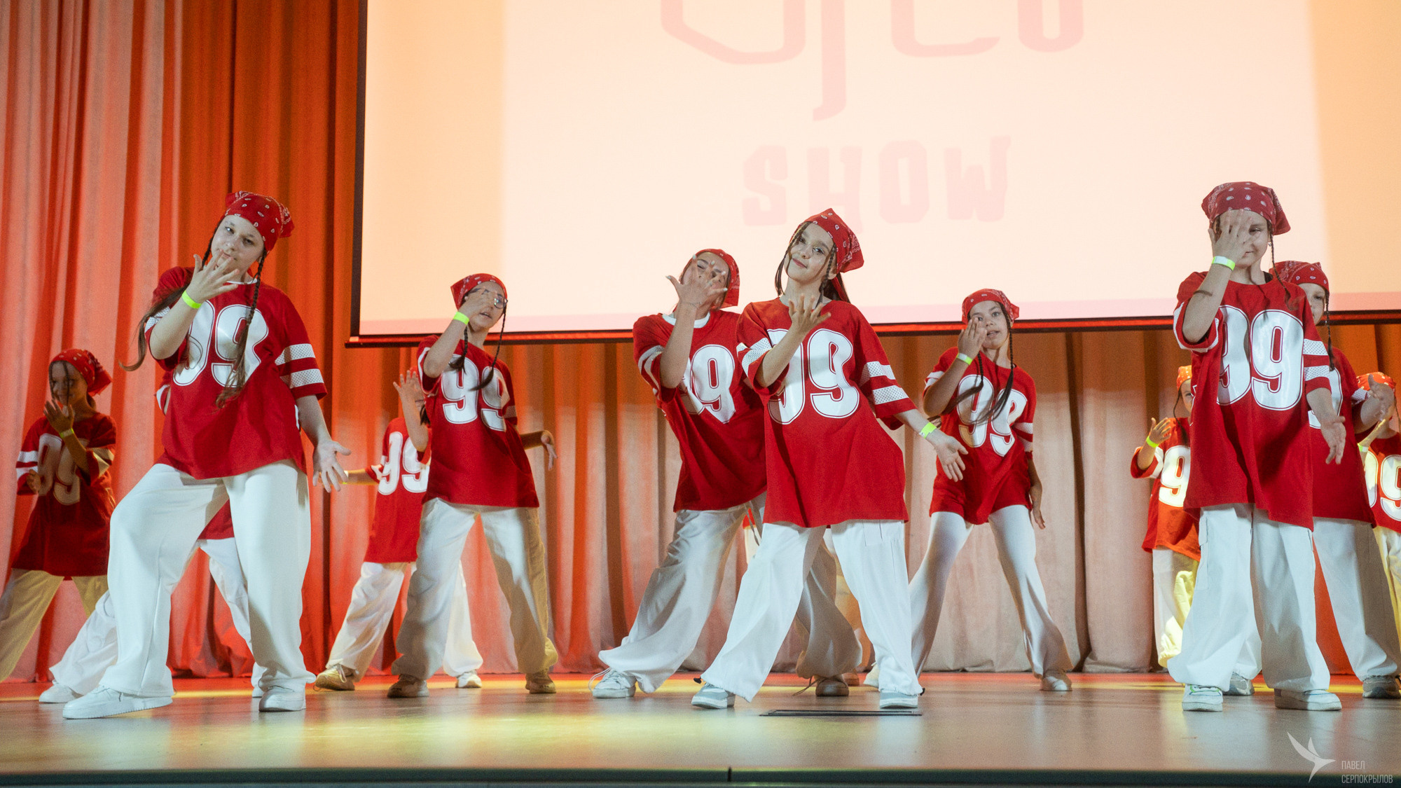 Отчетный концерт танцевальной школы YouDancer. Репортажный фотограф в Казани Павел Серпокрылов