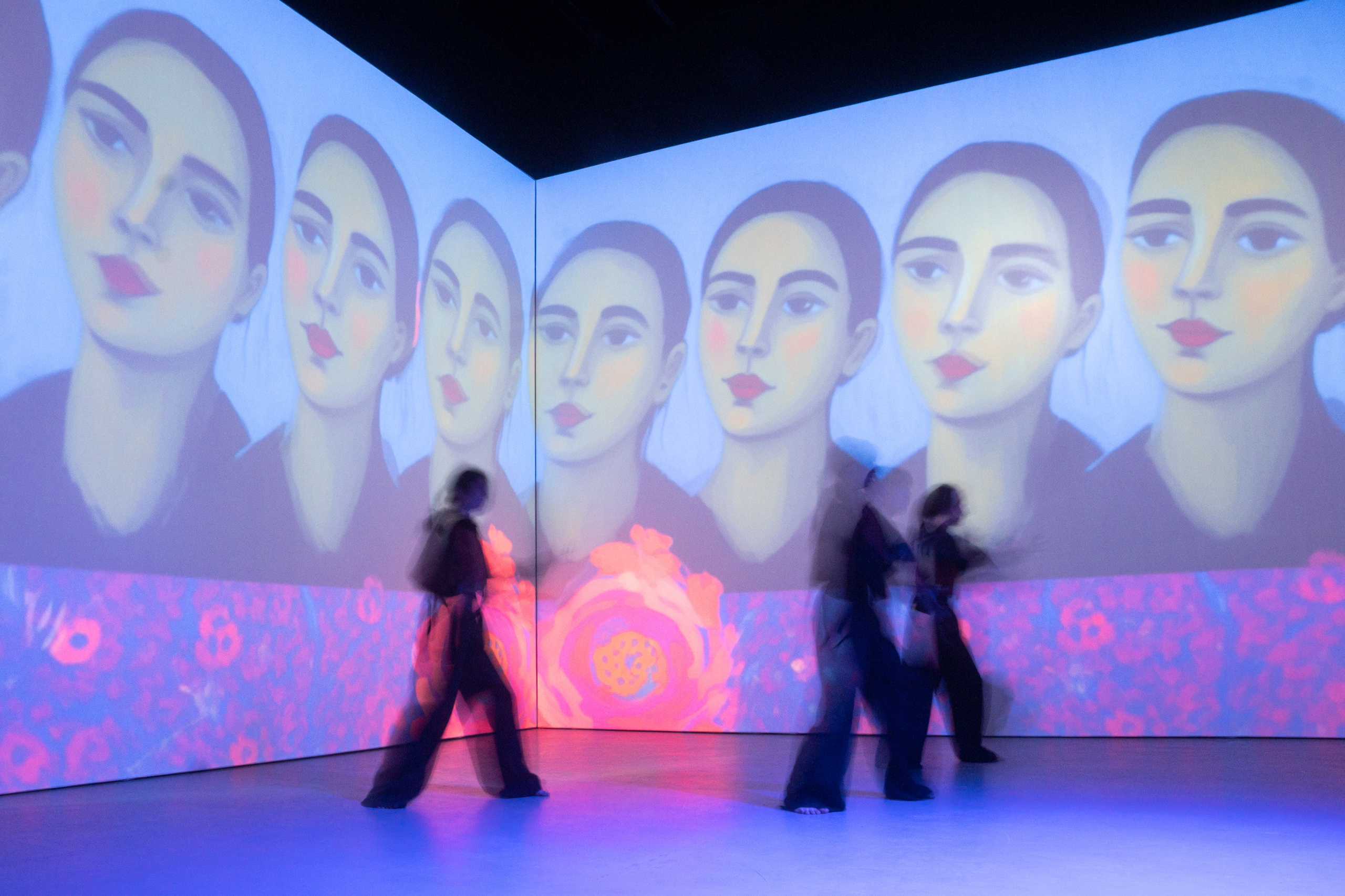 Мультимедийно-пластический перформанс Отражение. Репортажный фотограф в Казани Павел Серпокрылов