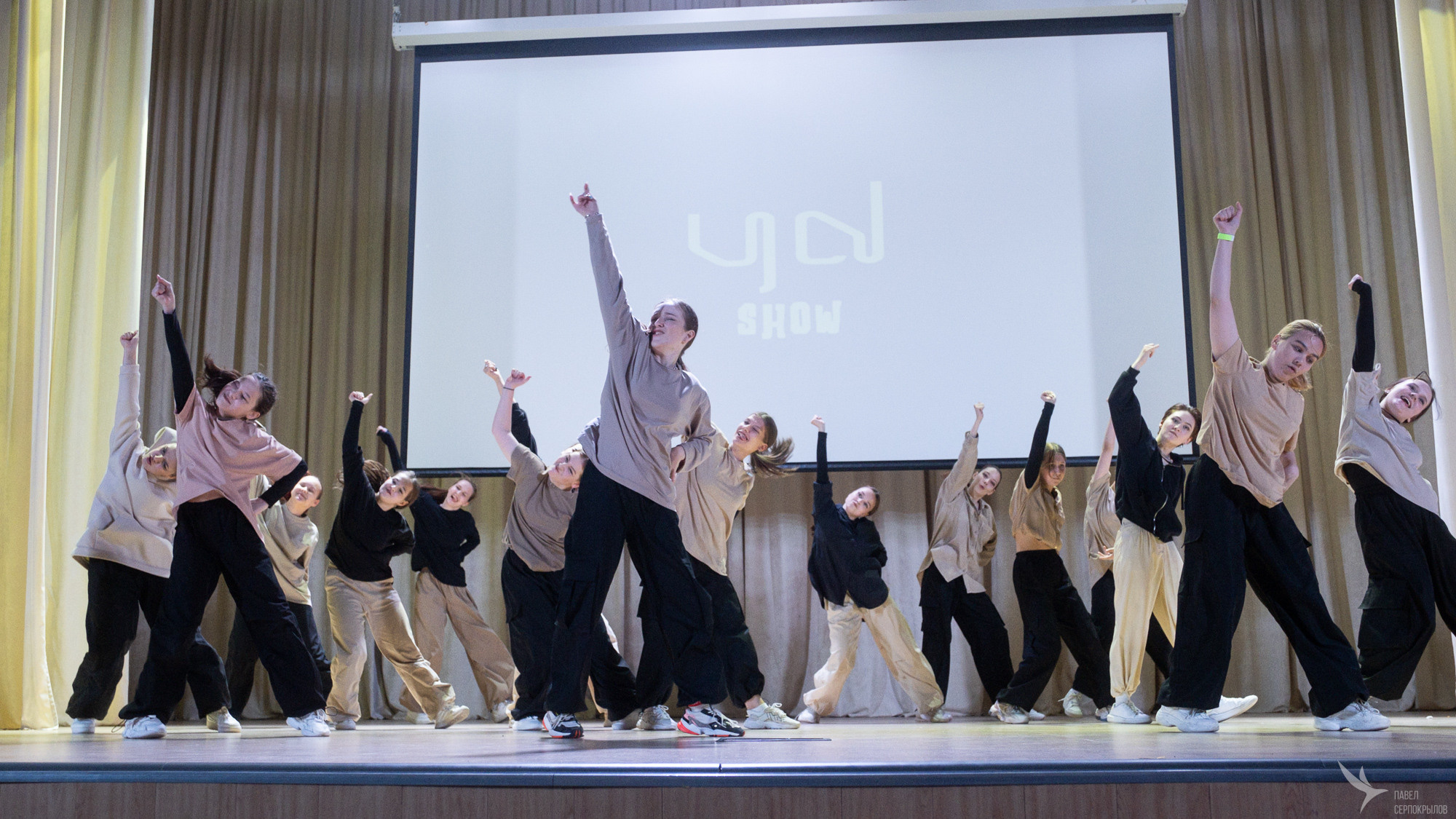 Отчетный концерт танцевальной школы YouDancer. Репортажный фотограф в Казани Павел Серпокрылов