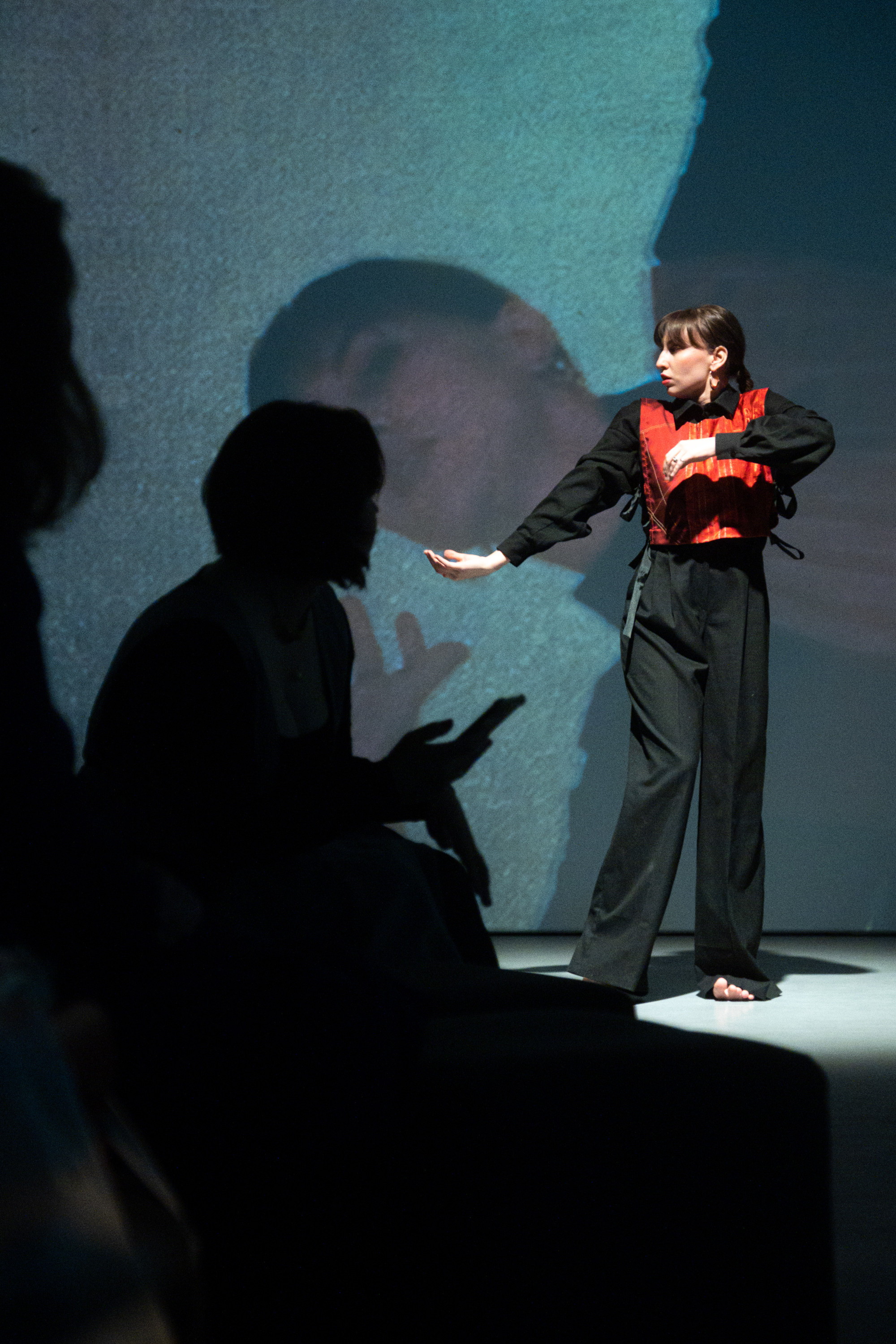 Мультимедийно-пластический перформанс Отражение. Репортажный фотограф в Казани Павел Серпокрылов