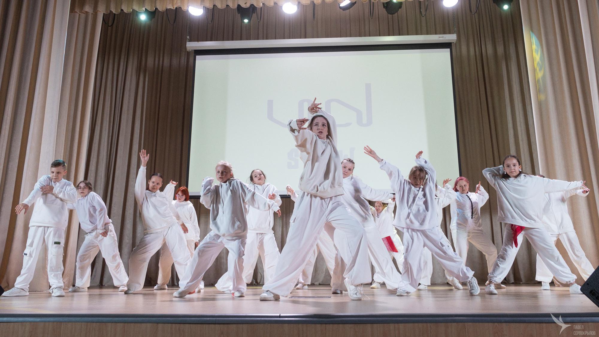 Отчетный концерт танцевальной школы YouDancer. Репортажный фотограф в Казани Павел Серпокрылов