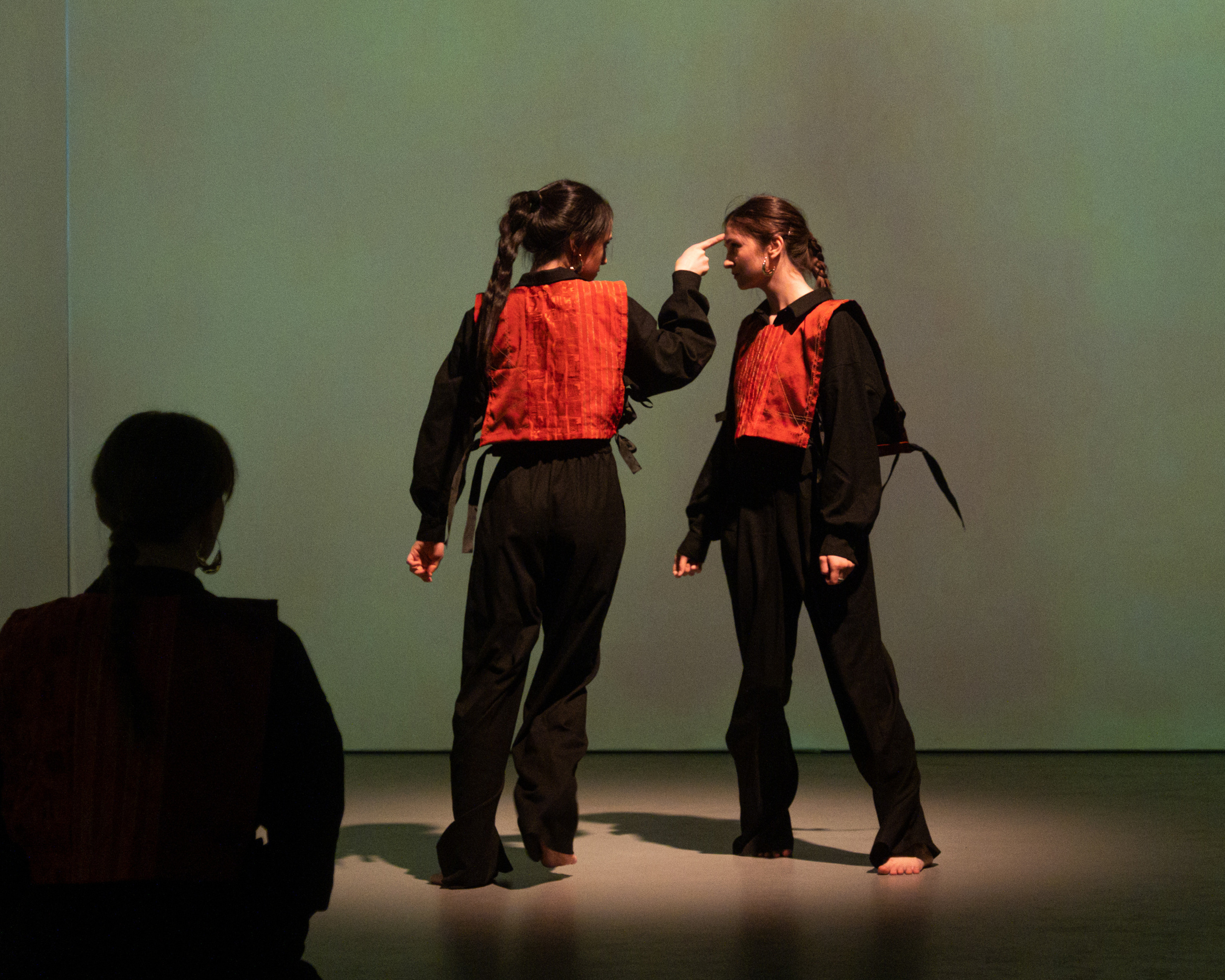 Мультимедийно-пластический перформанс Отражение. Репортажный фотограф в Казани Павел Серпокрылов