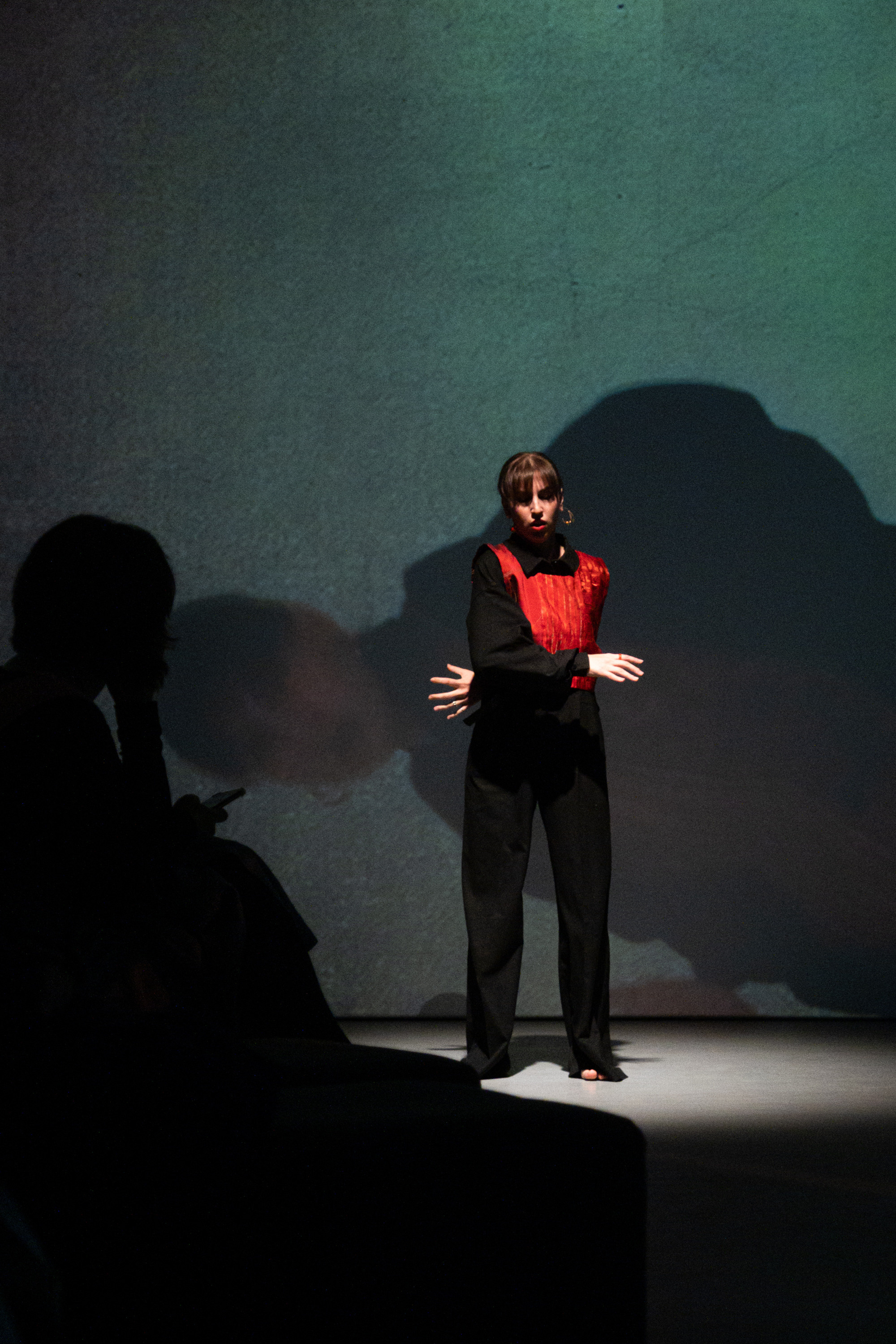 Мультимедийно-пластический перформанс Отражение. Репортажный фотограф в Казани Павел Серпокрылов