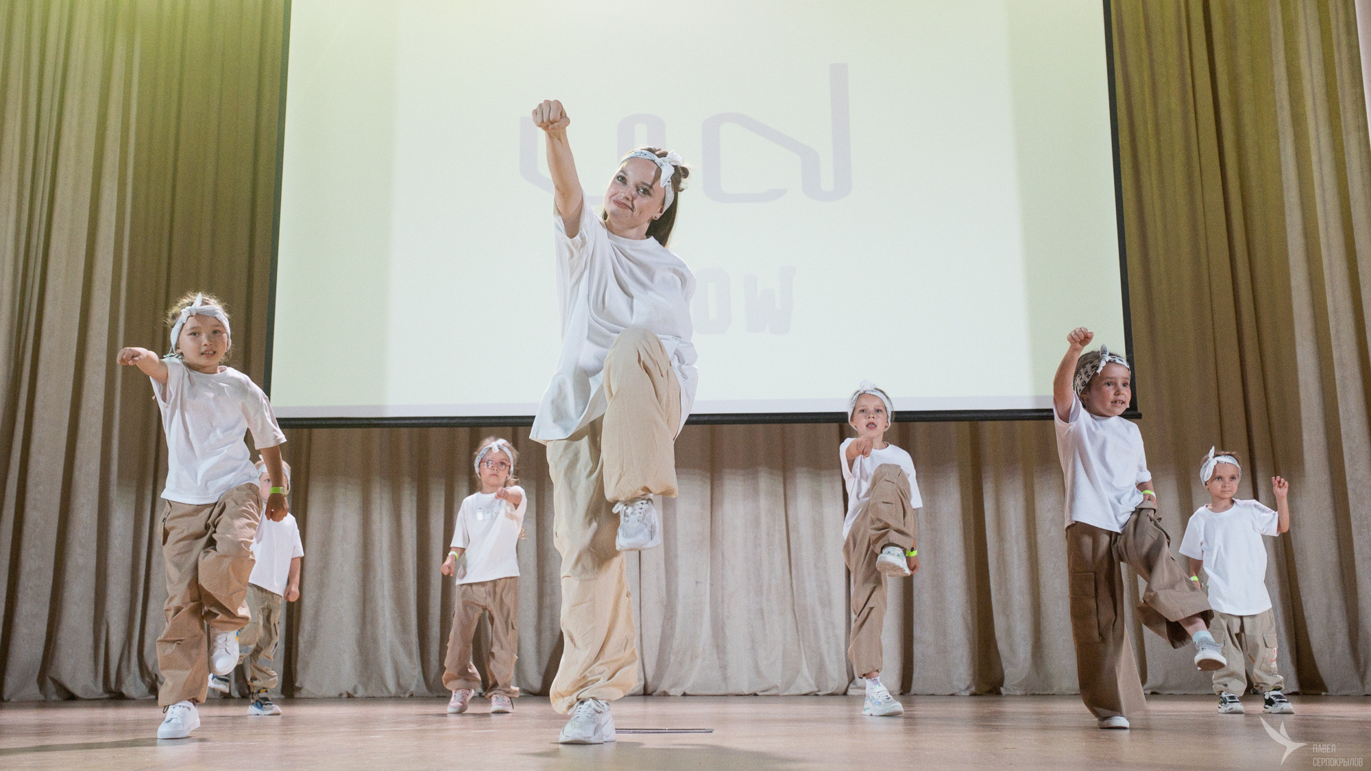 Отчетный концерт танцевальной школы YouDancer. Репортажный фотограф в Казани Павел Серпокрылов