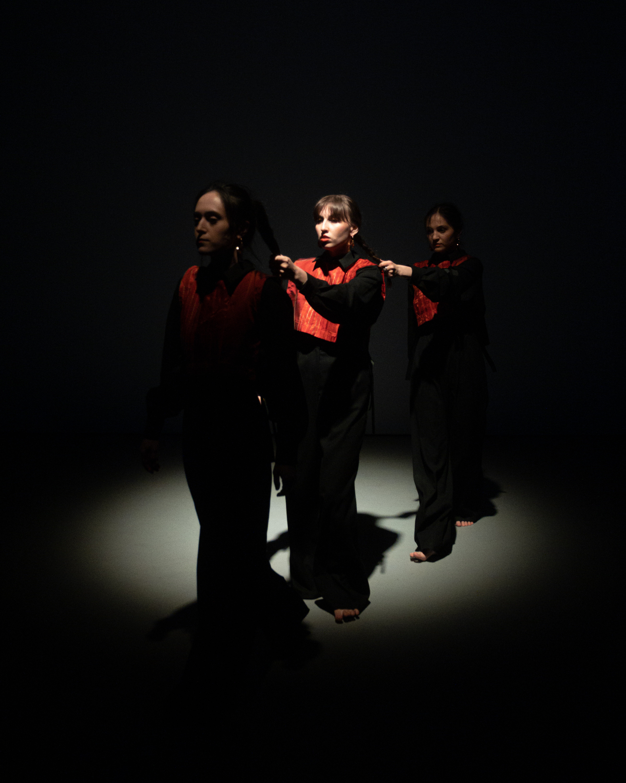 Мультимедийно-пластический перформанс Отражение. Репортажный фотограф в Казани Павел Серпокрылов